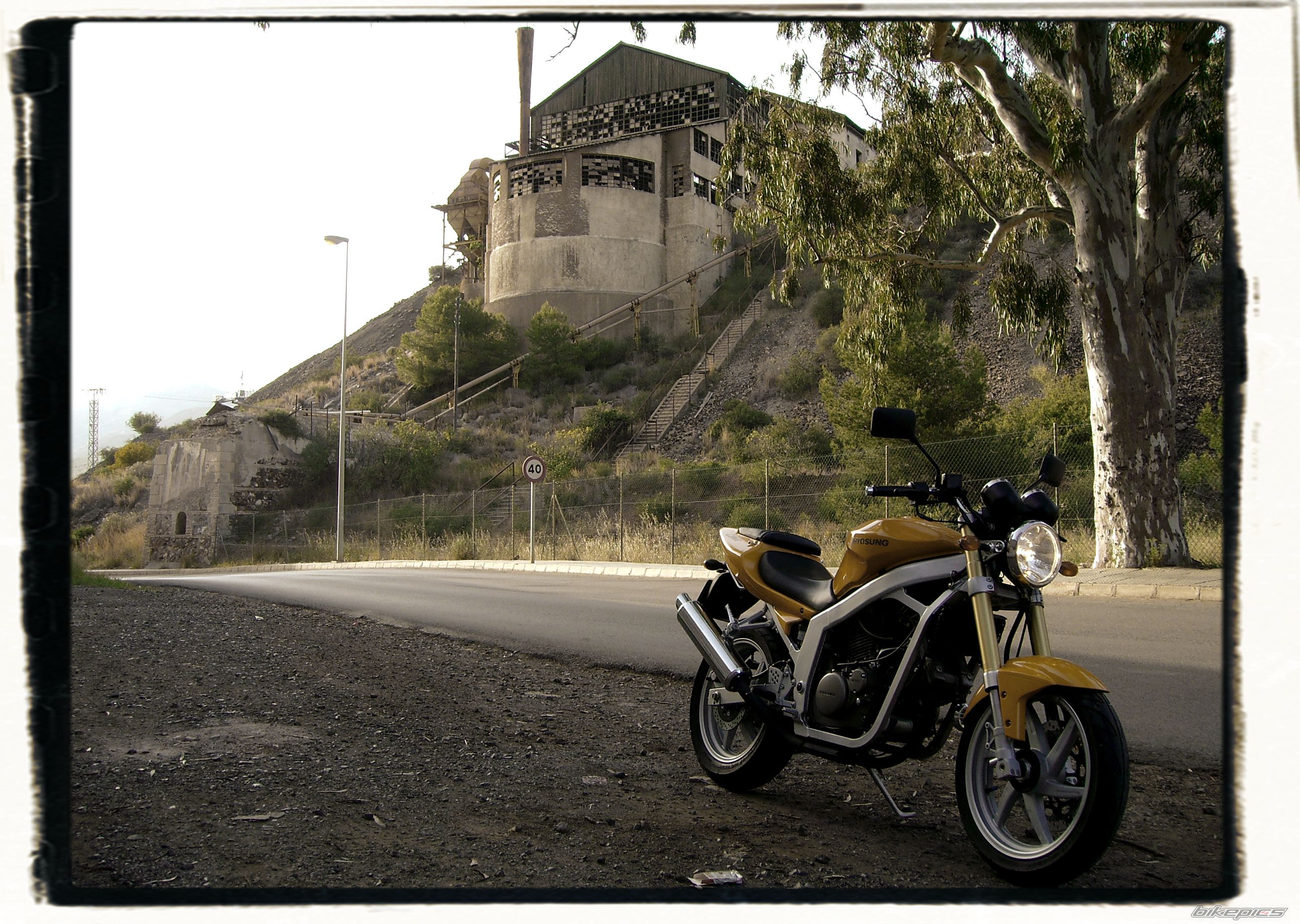 2005 HYOSUNG GT 250 COMET | Picture 1245091 motorcycle photo