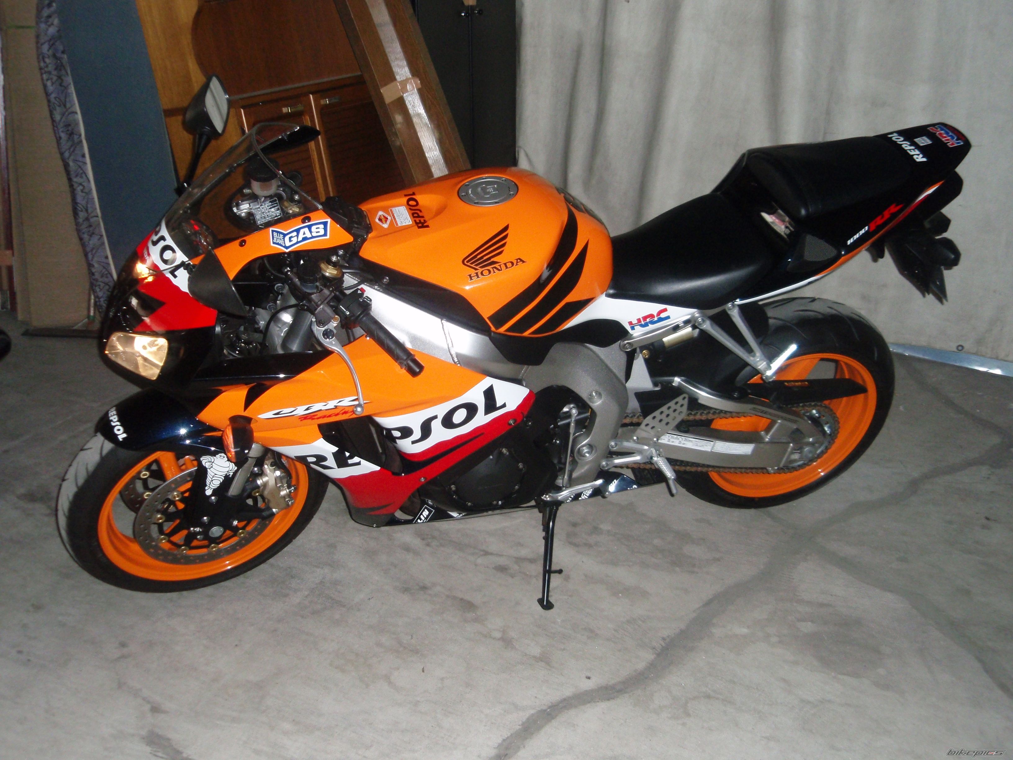 2007 HONDA CBR 1000  RR | Picture 1246810 motorcycle photo