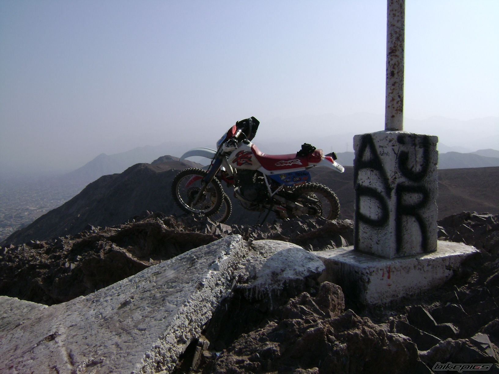 1992 HONDA XR 600 | Picture 1249582 motorcycle photo