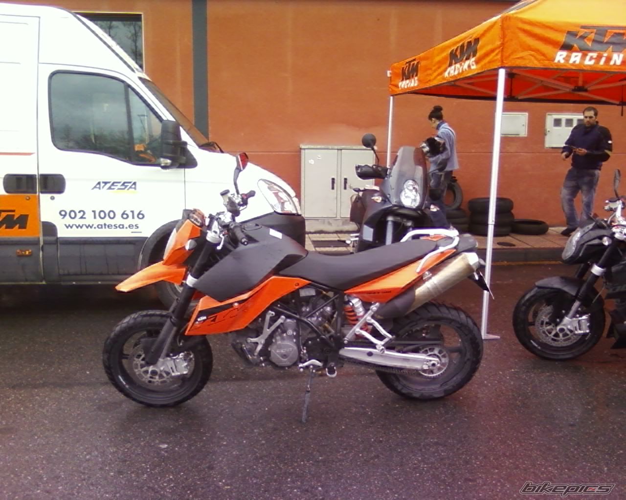 2008 KTM 950 SUPERMOTO | Picture 1250114 motorcycle photo