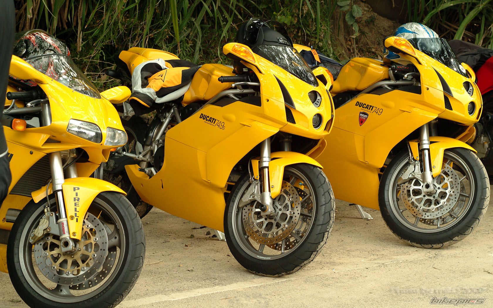 2004 DUCATI 749S | Picture 1251369 motorcycle photo