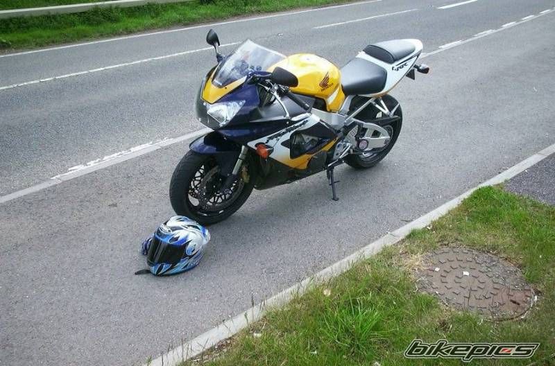 2001 HONDA CBR 900 | Picture 1252983 motorcycle photo
