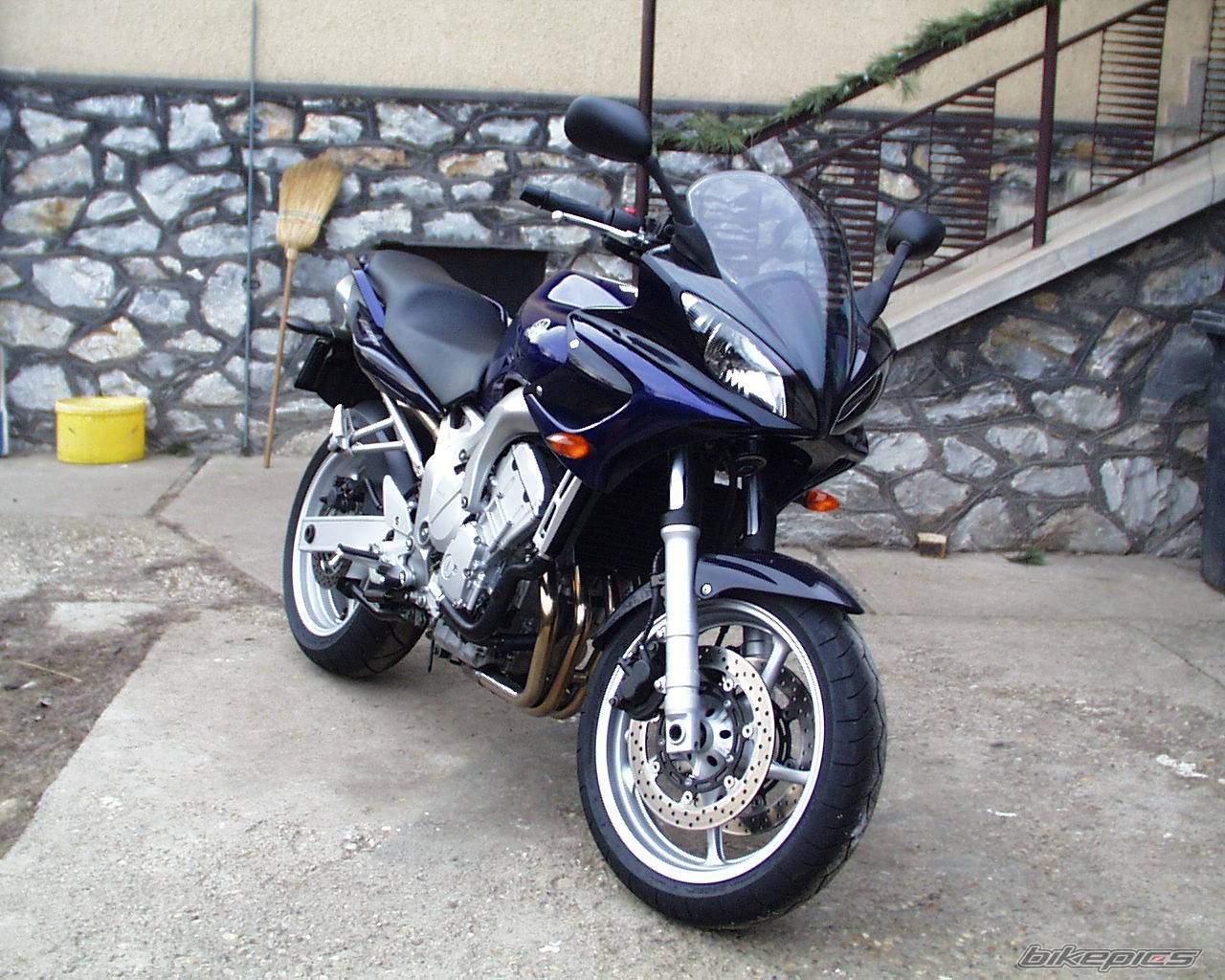 2004 YAMAHA FZS 600 FAZER | Picture 125506 motorcycle photo
