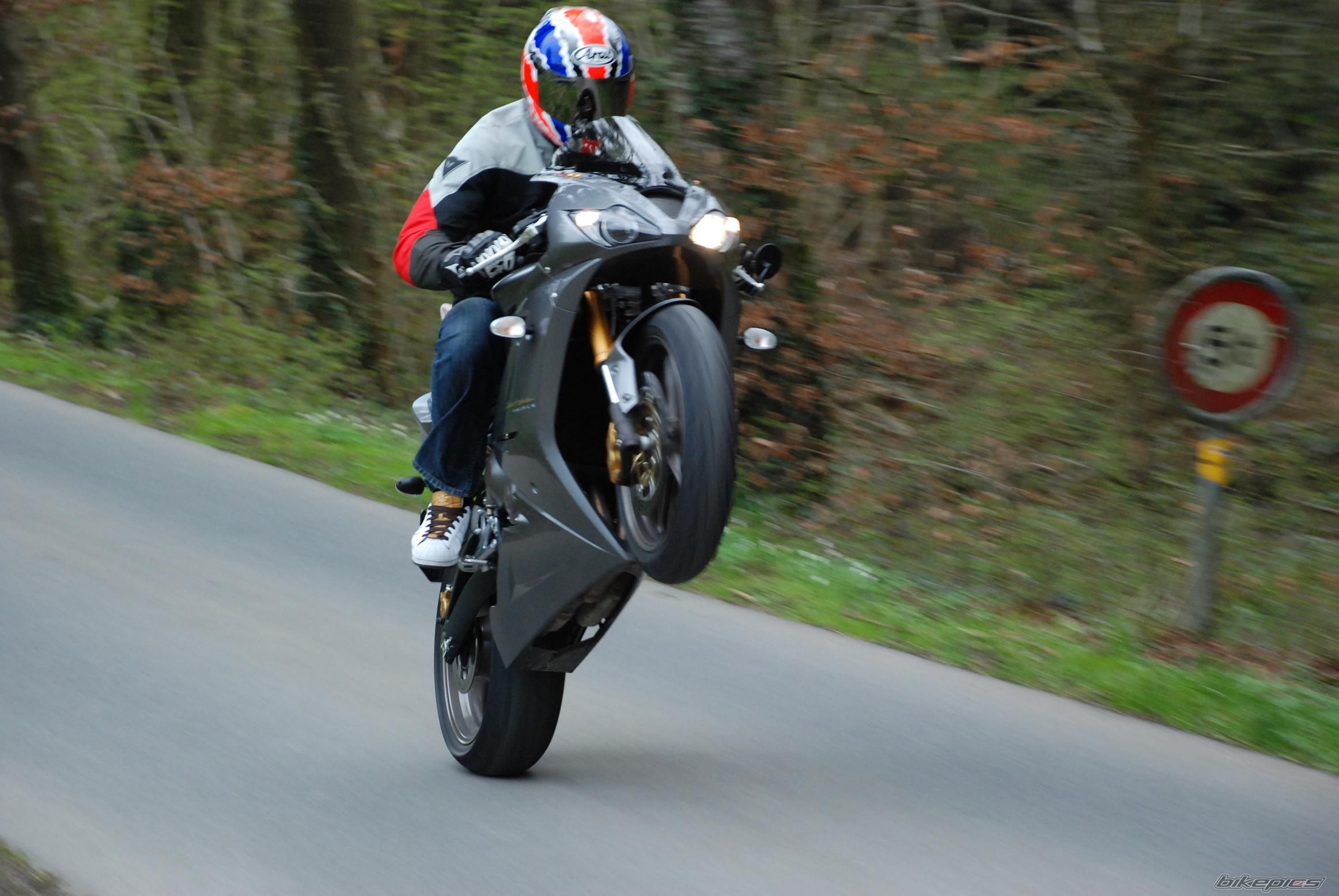 2007 TRIUMPH DAYTONA 675 | Picture 1257479 motorcycle photo