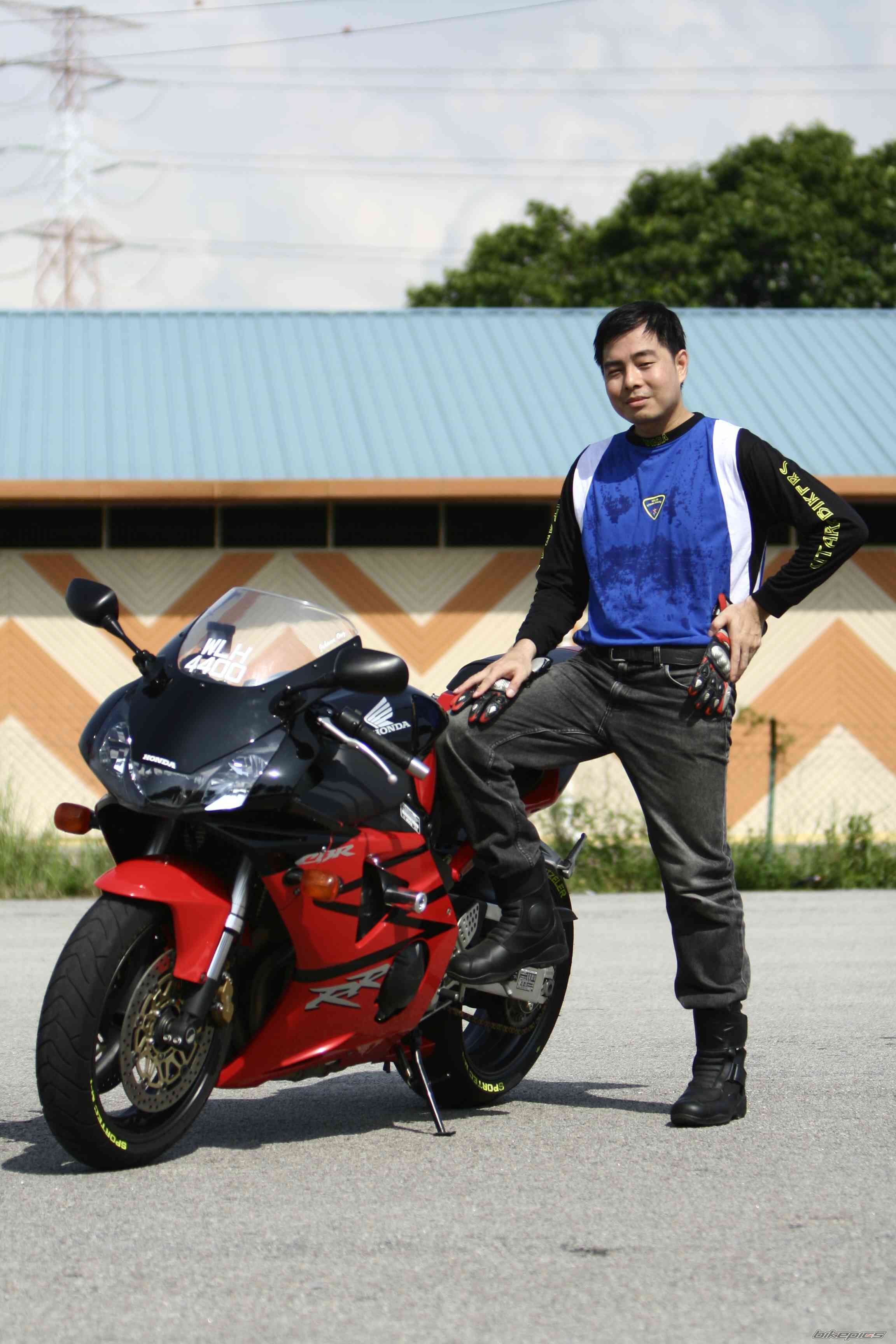 2003 HONDA CBR 900 | Picture 1260939 motorcycle photo
