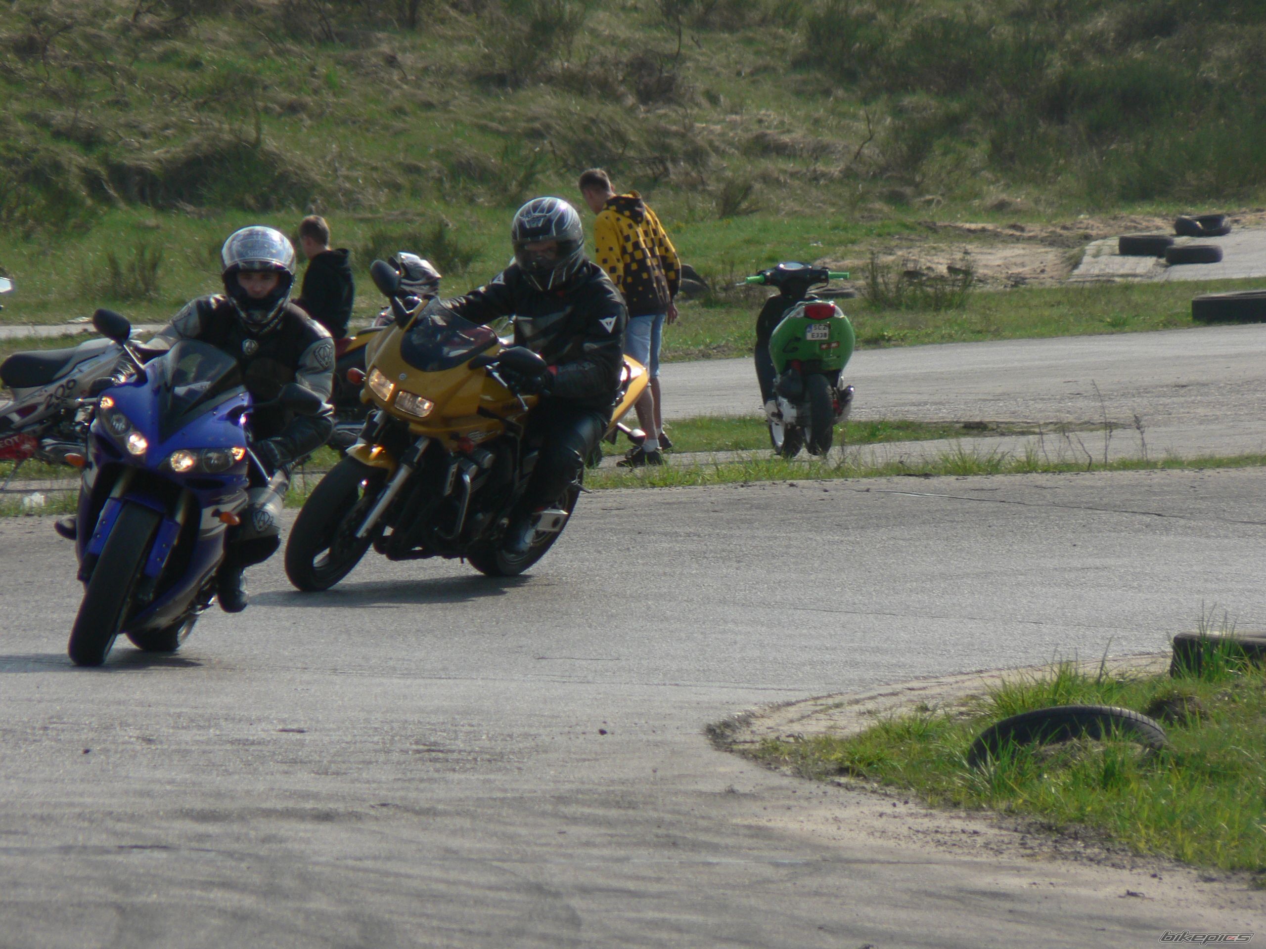 1998 YAMAHA FZS 600 FAZER | Picture 1268514 motorcycle photo