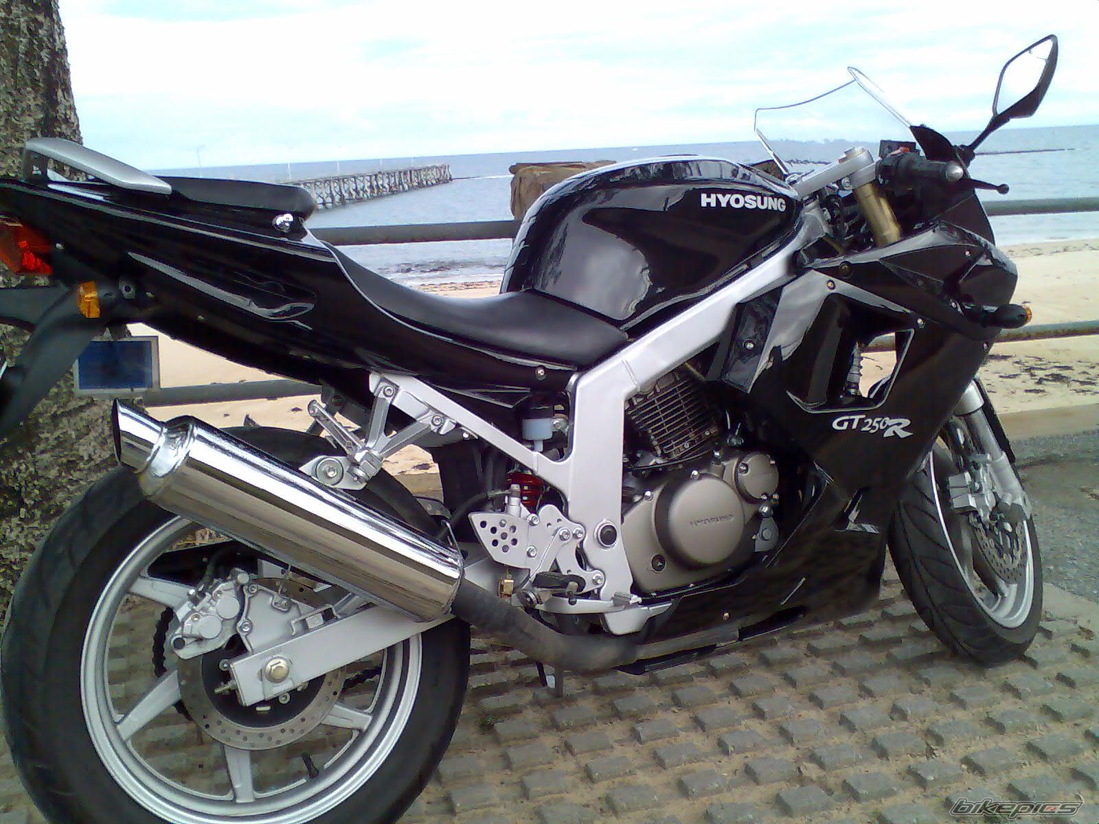 2006 HYOSUNG GT 250 R COMET | Picture 1270633 motorcycle photo