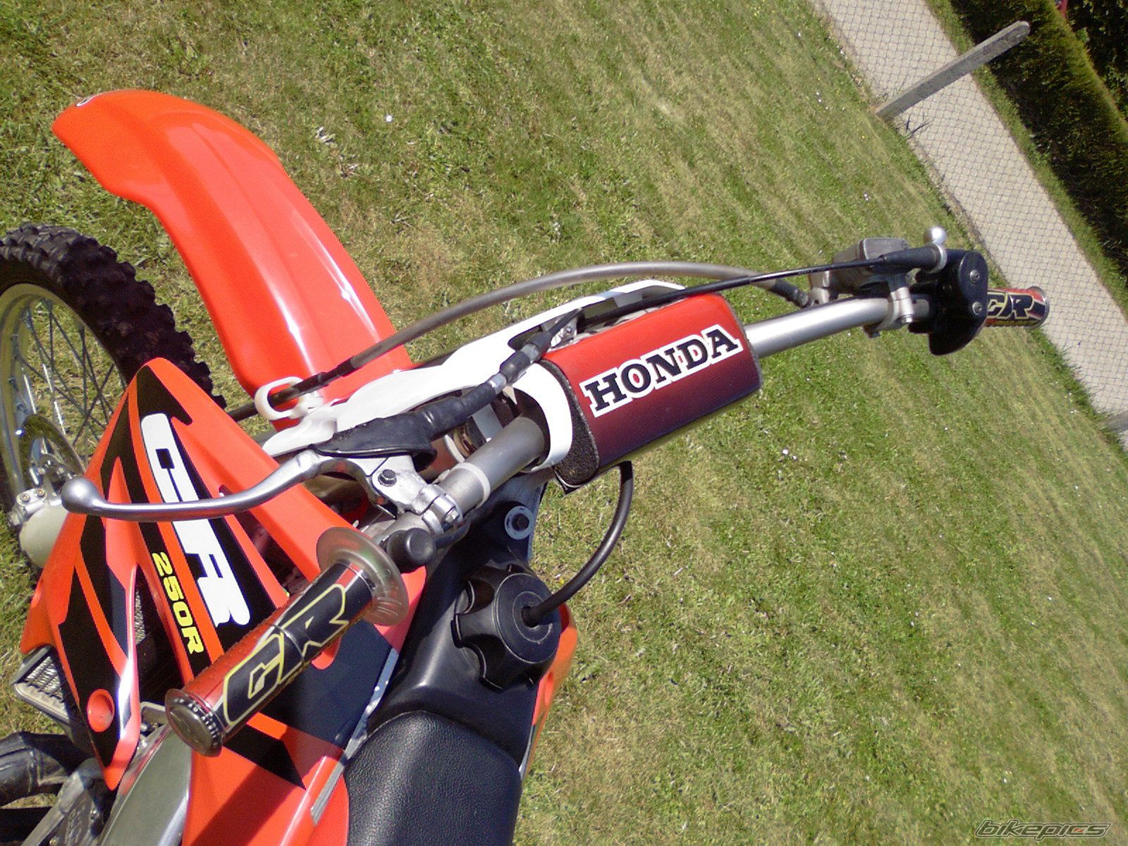 2004 HONDA CR 250 | Picture 1270691 motorcycle photo