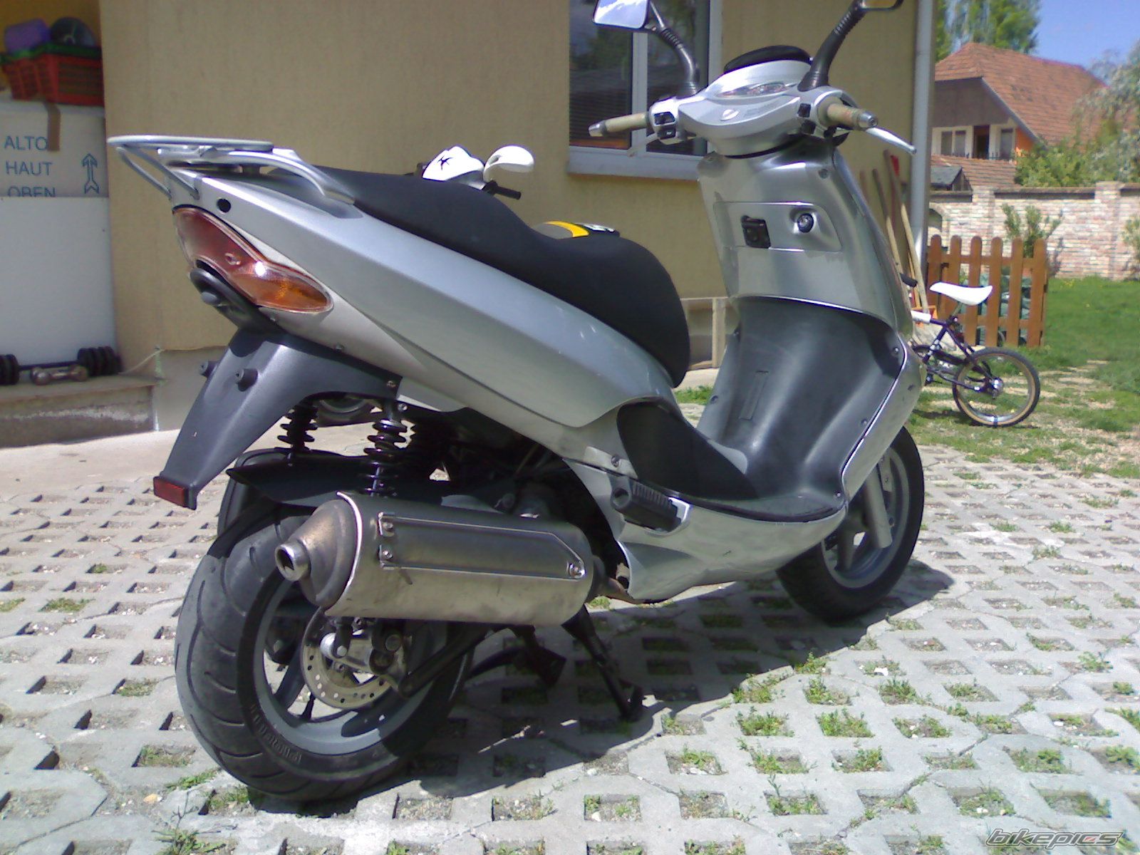2001 APRILIA LEONARDO 150 | Picture 1277534 motorcycle photo