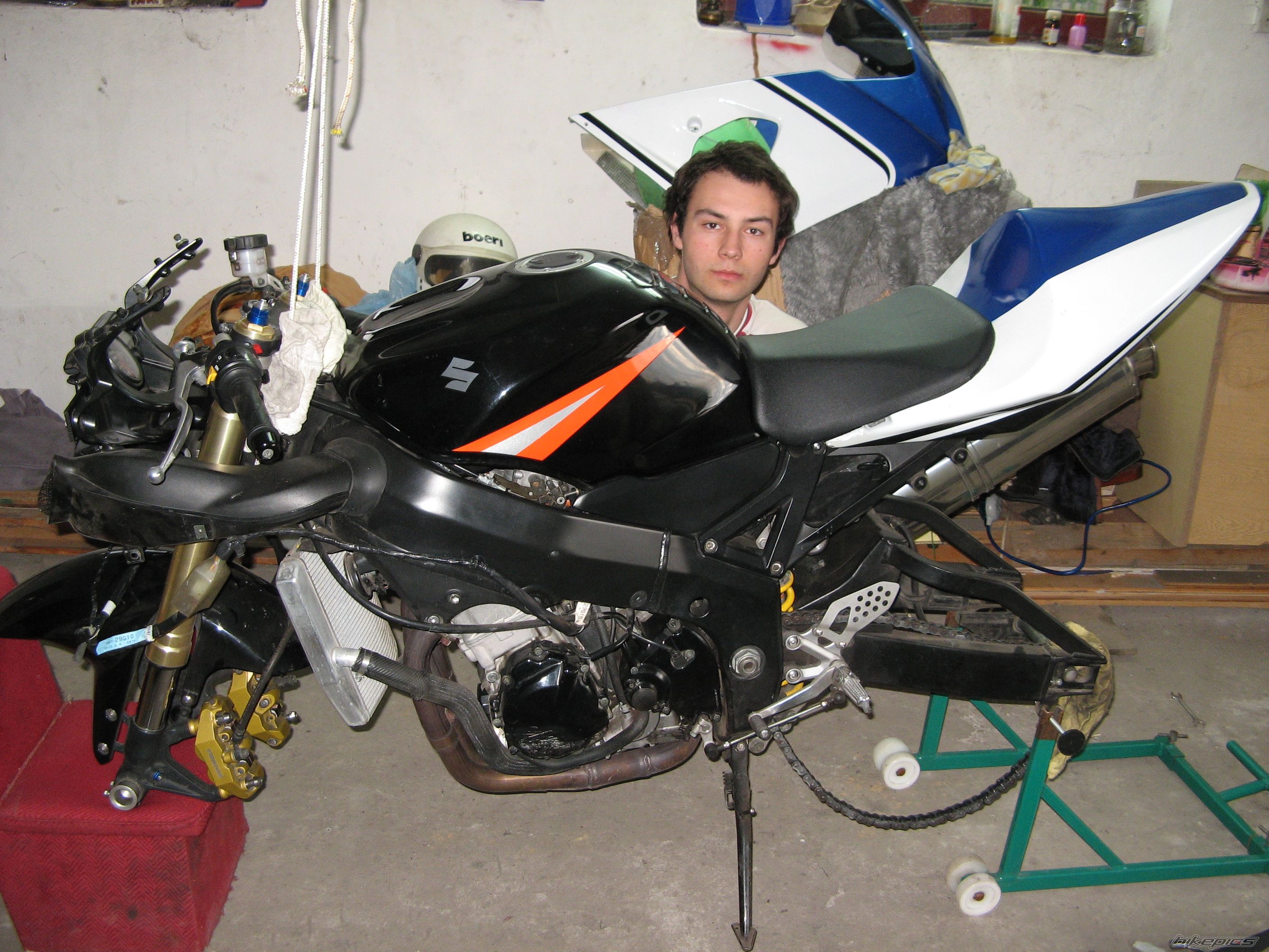 2004 SUZUKI GSX R 600 | Picture 1284058 motorcycle photo