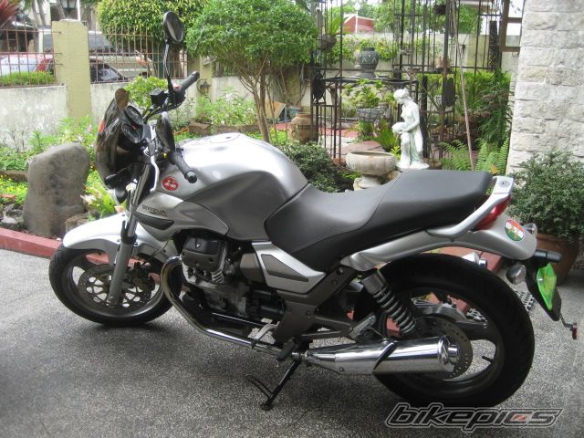 2006 MOTO GUZZI BREVA 750 | Picture 1287079 motorcycle photo
