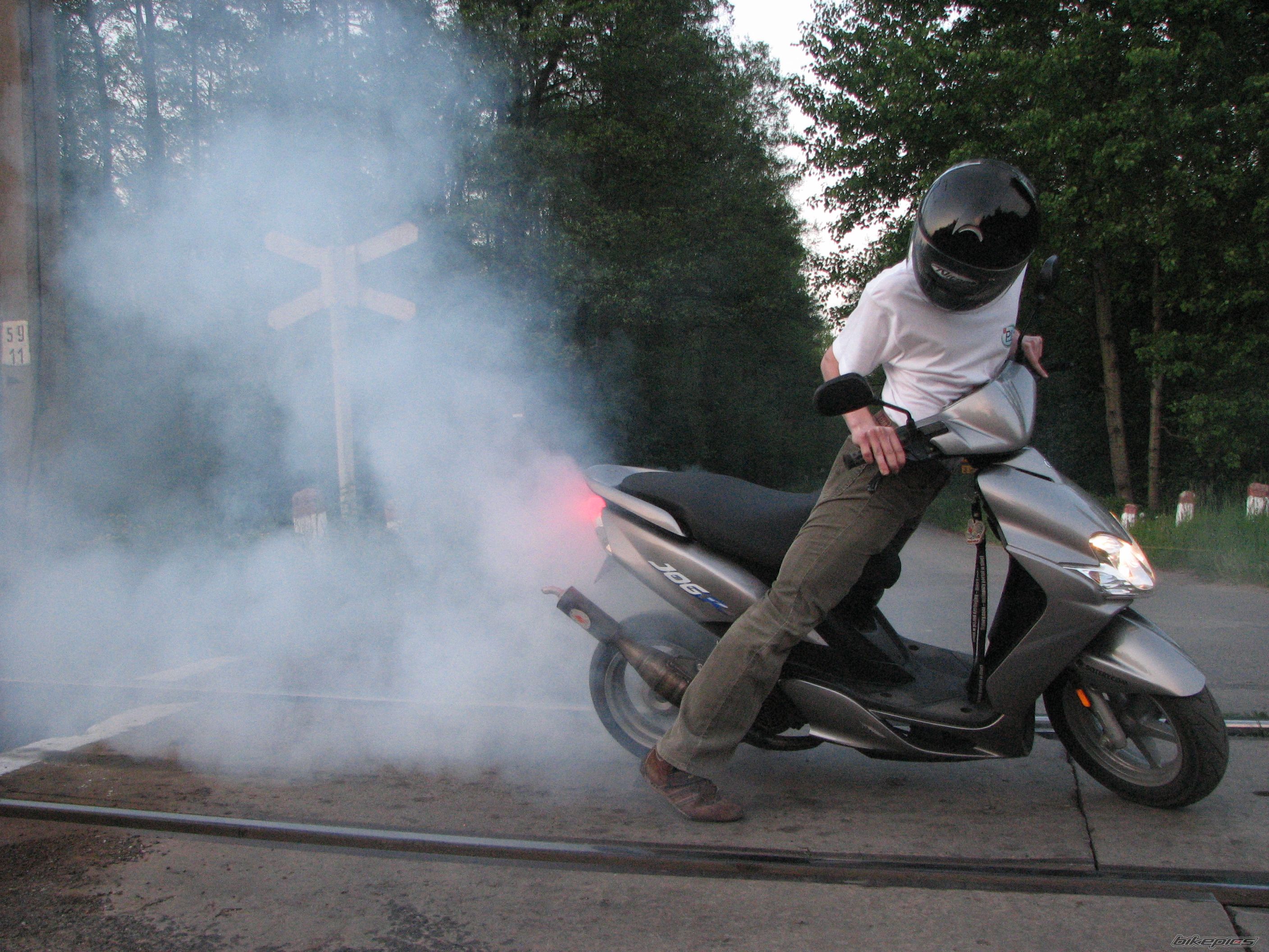 2003 YAMAHA JOG R CS 50 | Picture 1290255 motorcycle photo