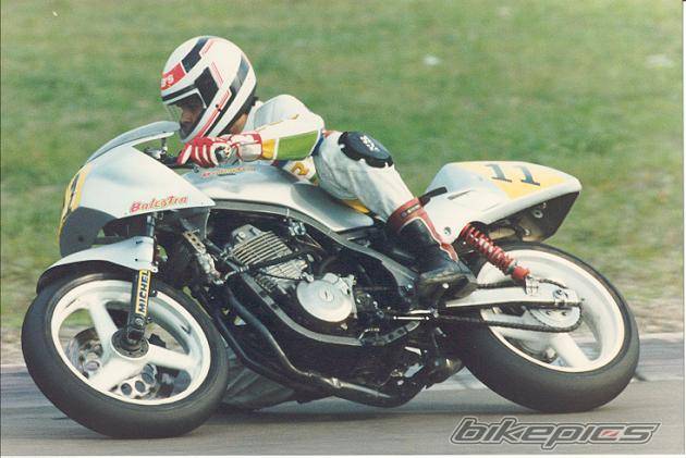 2002 YAMAHA SZR 660 | Picture 12943 motorcycle photo