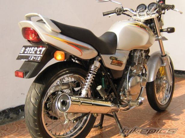 2000 SUZUKI GS THUNDER 250 | Picture 1296582 motorcycle photo