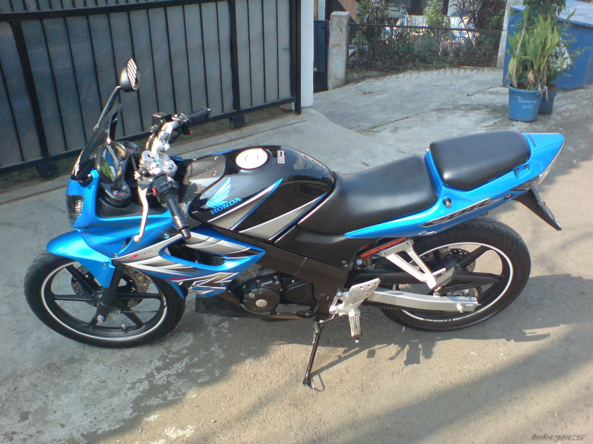 2006 HONDA CBR 150 | Picture 1296666 motorcycle photo