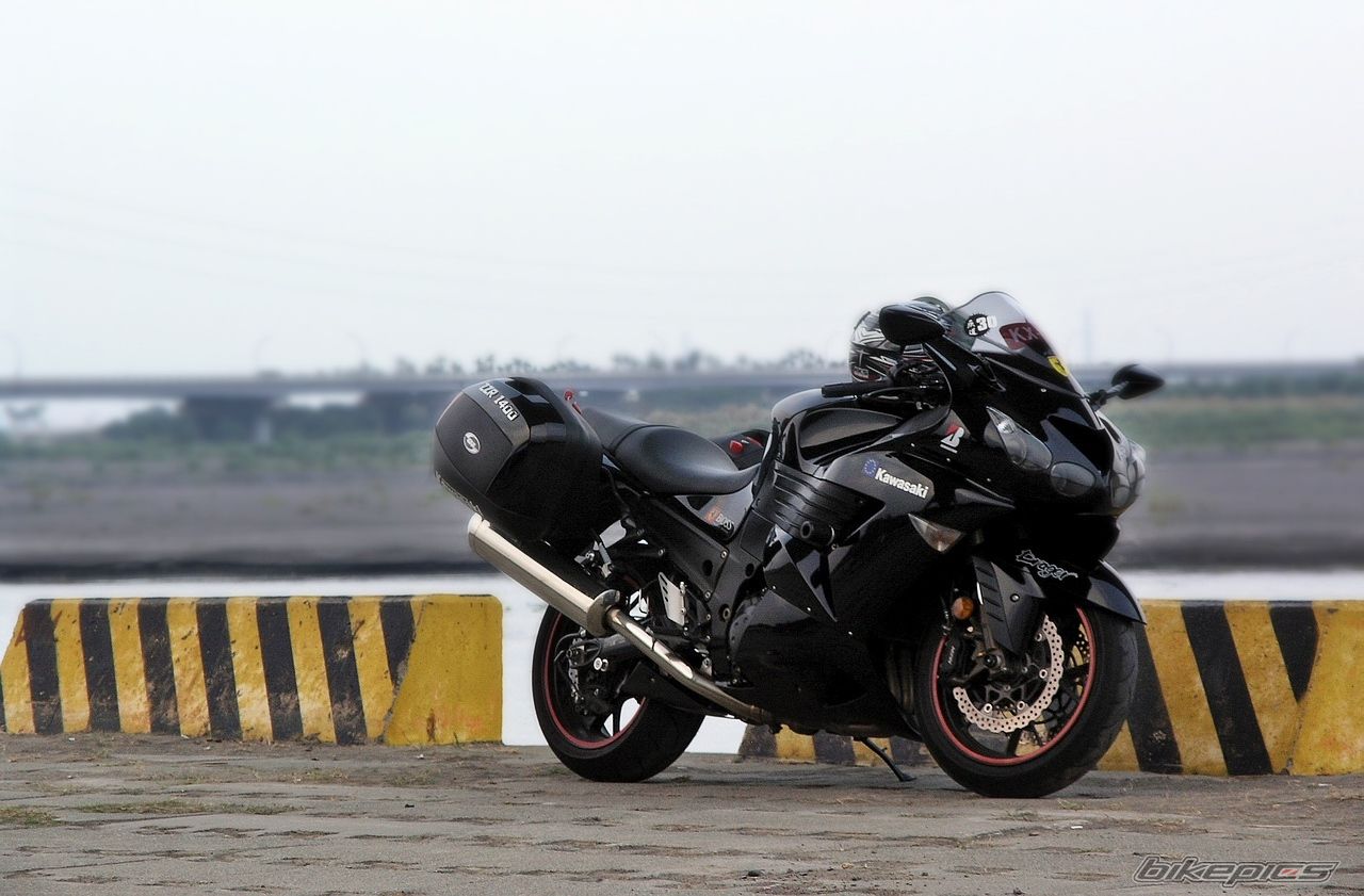 2006 KAWASAKI ZZR 1400 | Picture 1297095 motorcycle photo