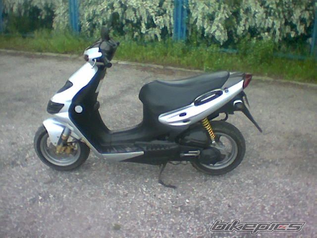 1998 SUZUKI KATANA AY 50 | Picture 1300100 motorcycle photo