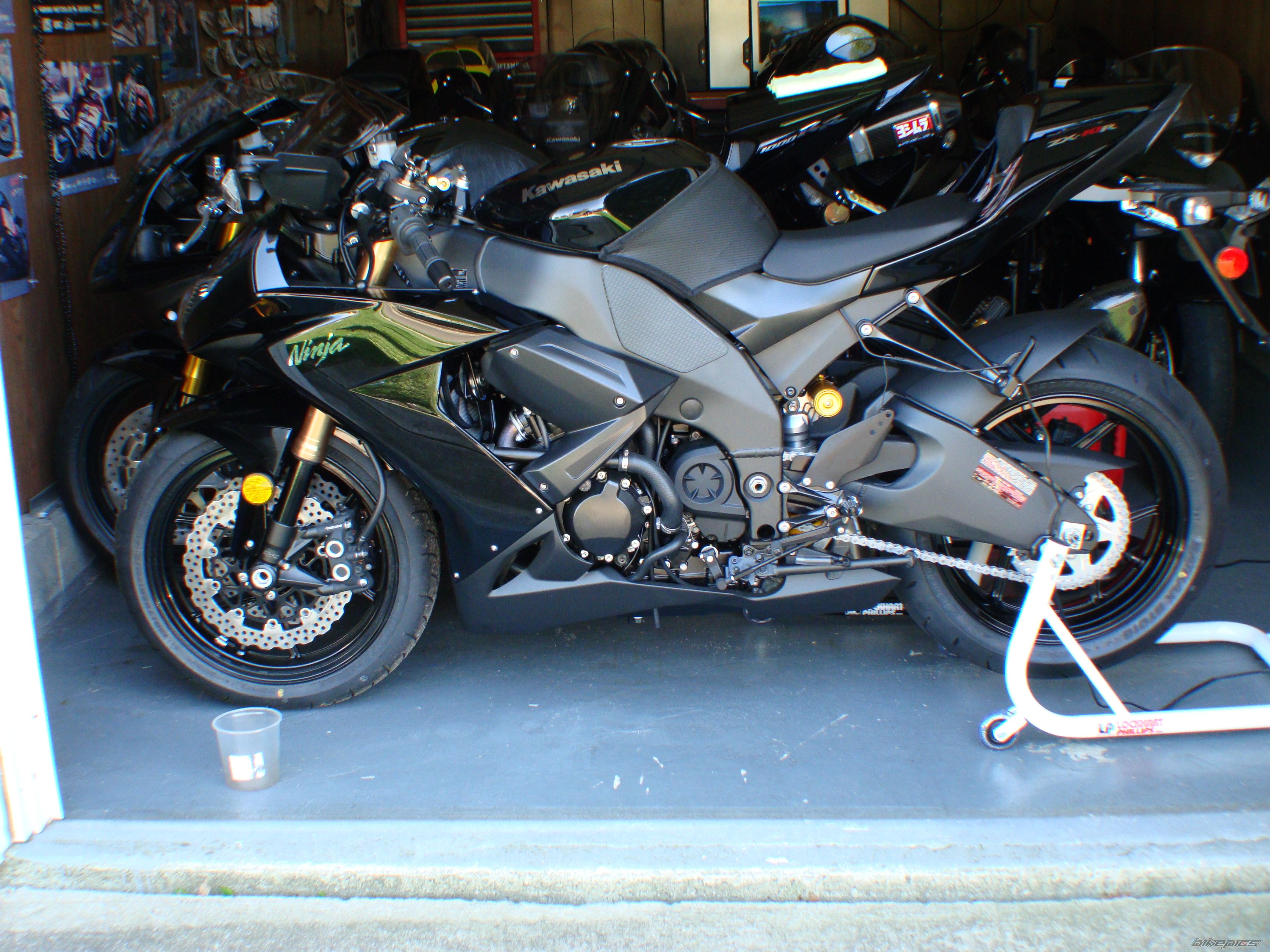 2008 KAWASAKI ZX 10R | Picture 1300818 motorcycle photo