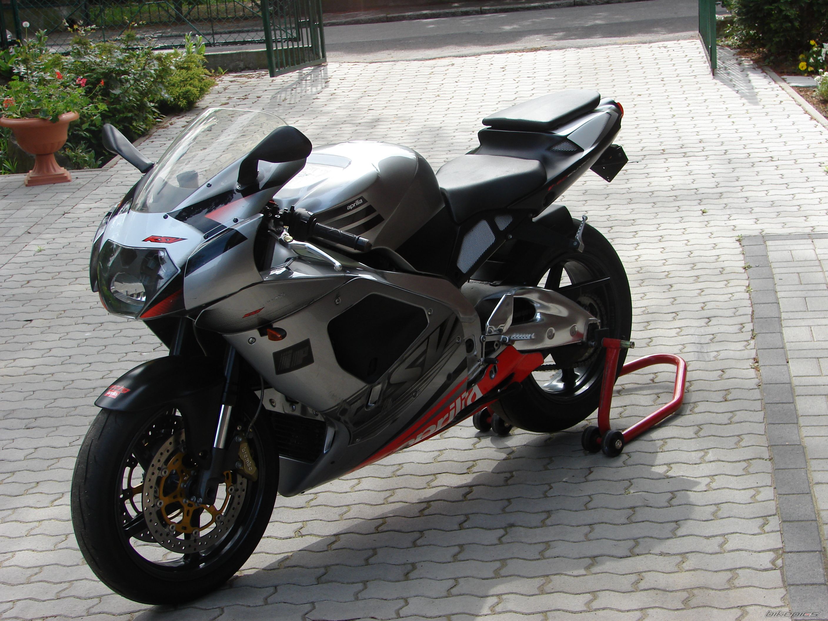 2003 APRILIA RSV 1000 MILLE | Picture 1301267 motorcycle photo