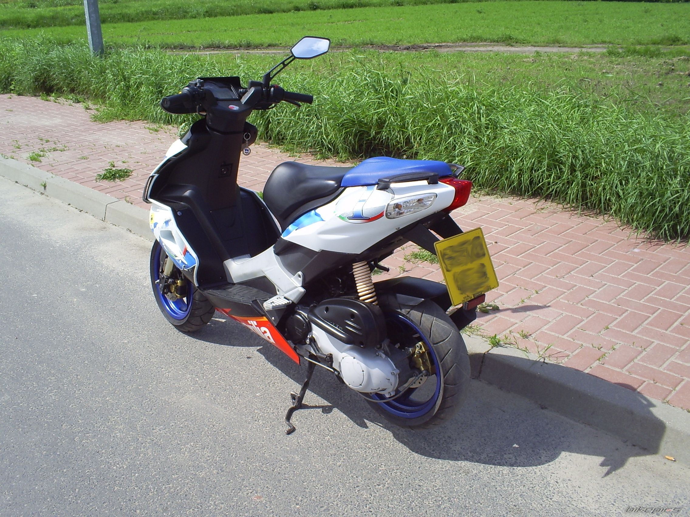 2006 APRILIA SR 50 | Picture 1301493 motorcycle photo