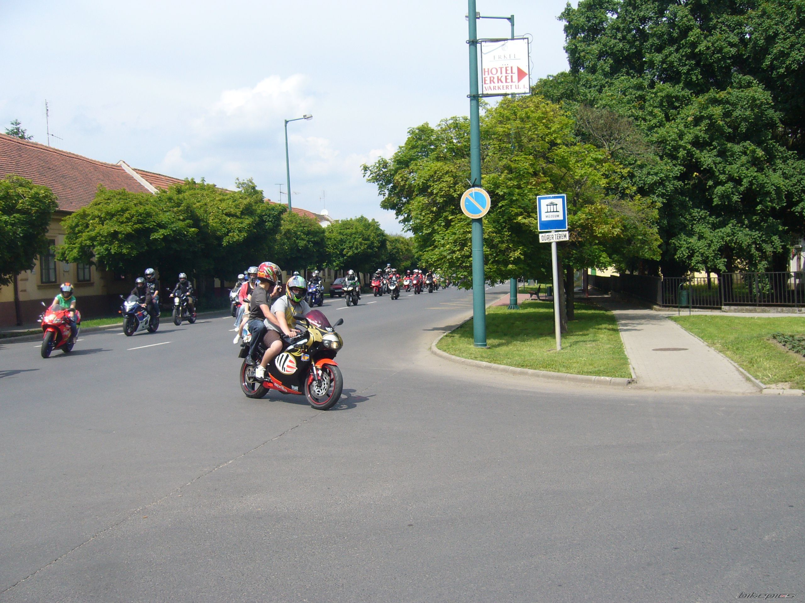    | Picture 1302500 motorcycle photo