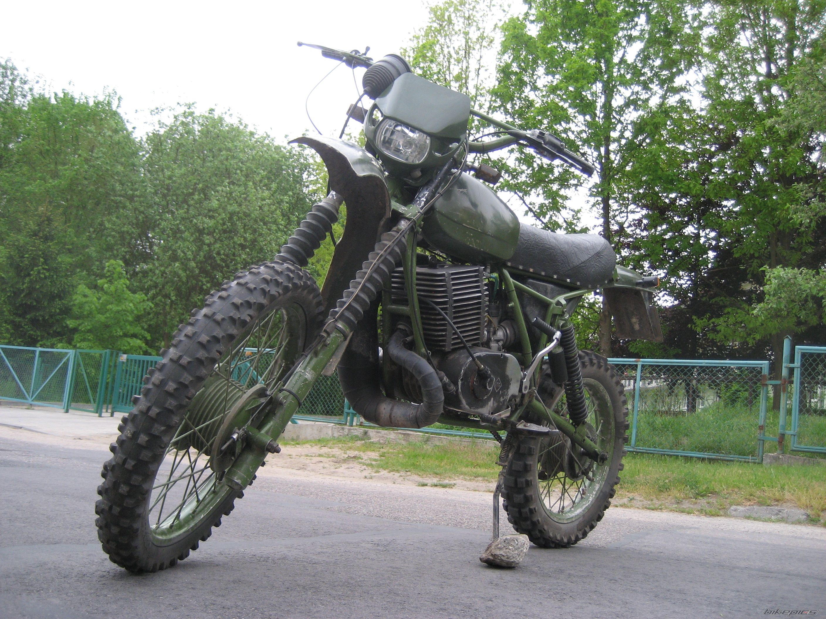 2001 MZ ETZ 250 ENDURO | Picture 1303014 motorcycle photo