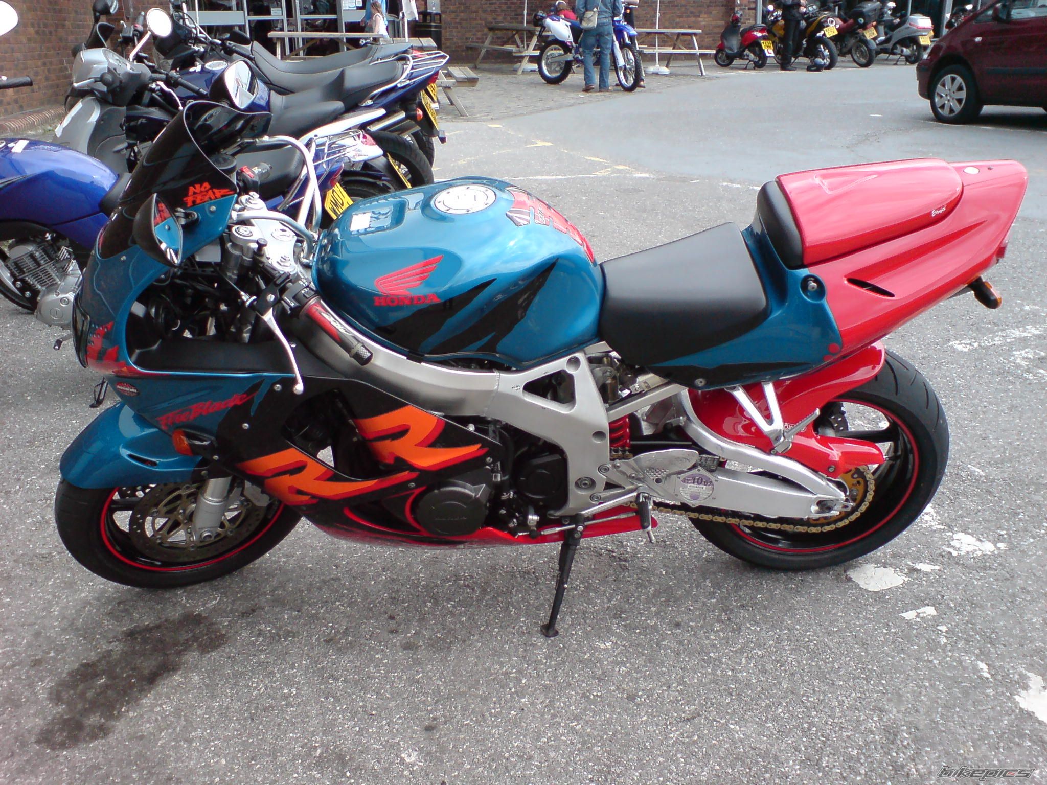 1999 HONDA CBR 900 | Picture 1308725 motorcycle photo