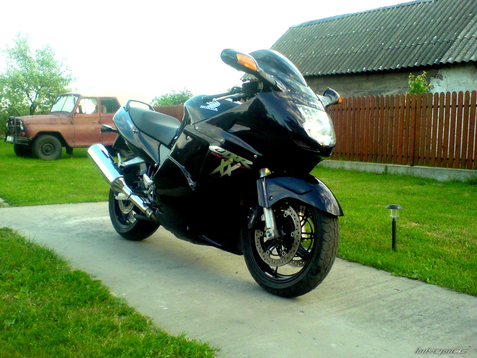 1998 HONDA CBR 1100 BLACKBIRD | Picture 1316215 motorcycle photo