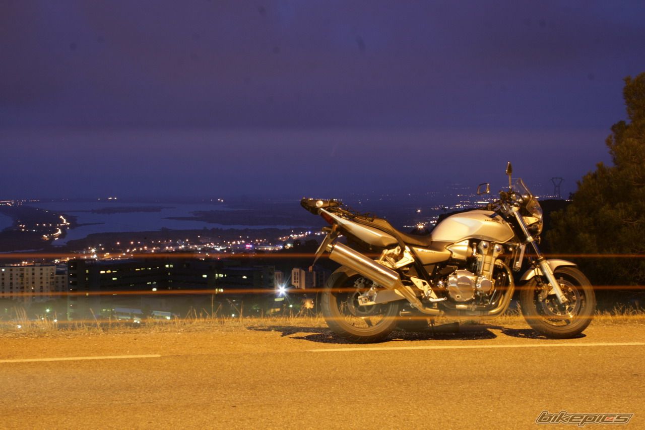 2004 HONDA CB1300 | Picture 1316993 motorcycle photo