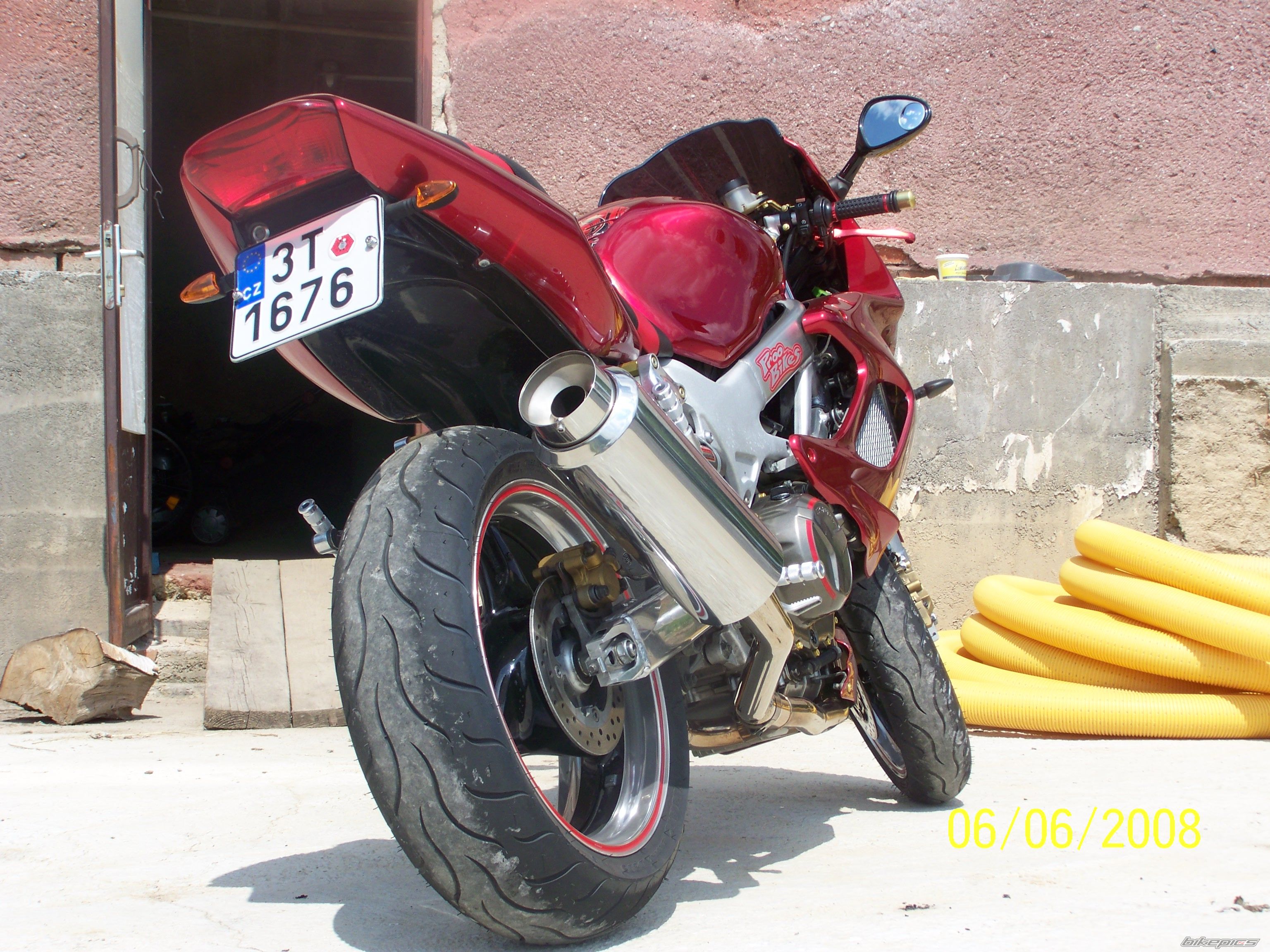 1998 HONDA VTR 1000 | Picture 1317108 motorcycle photo