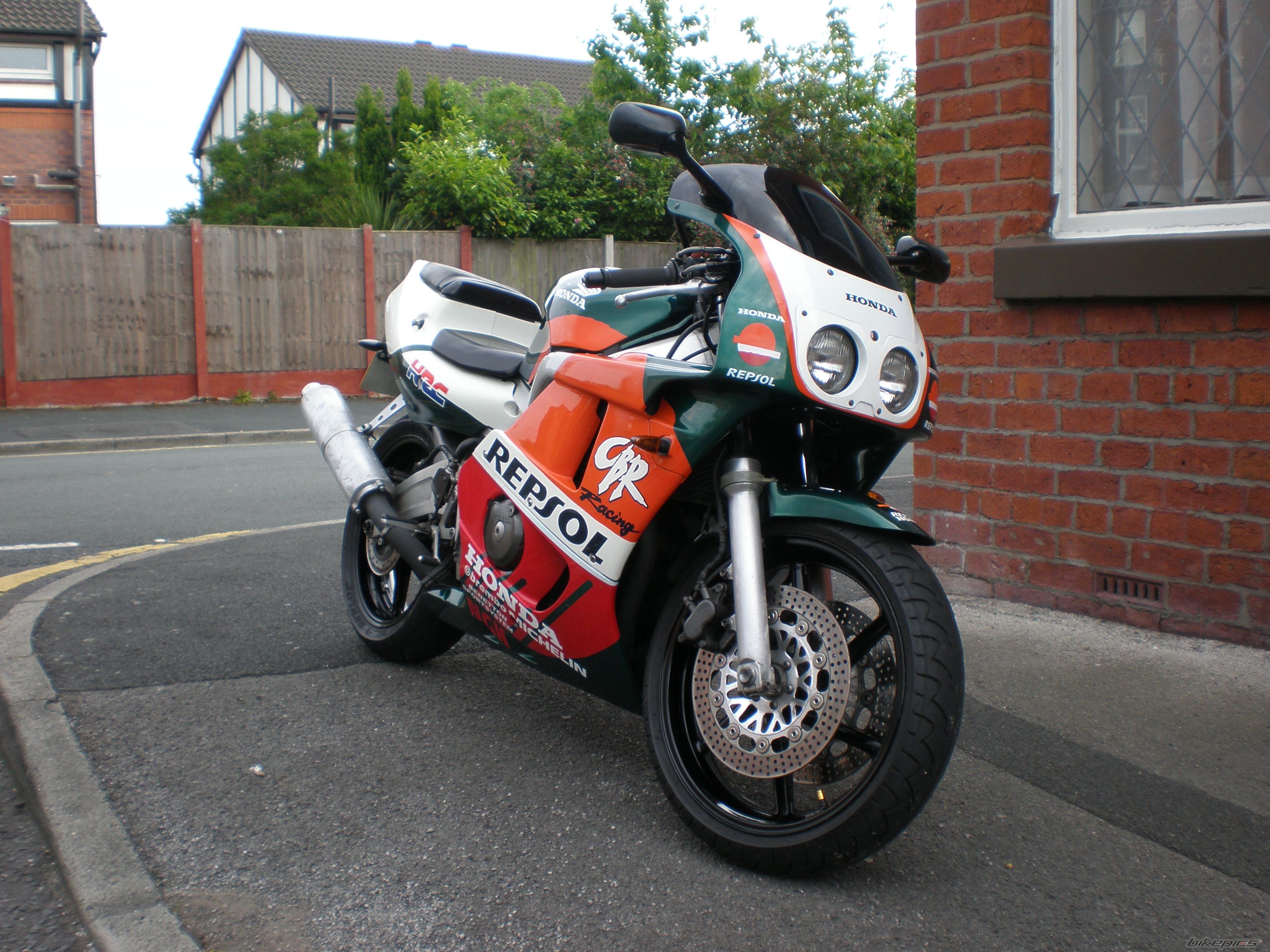 1991 HONDA CBR 400 | Picture 1318468 motorcycle photo