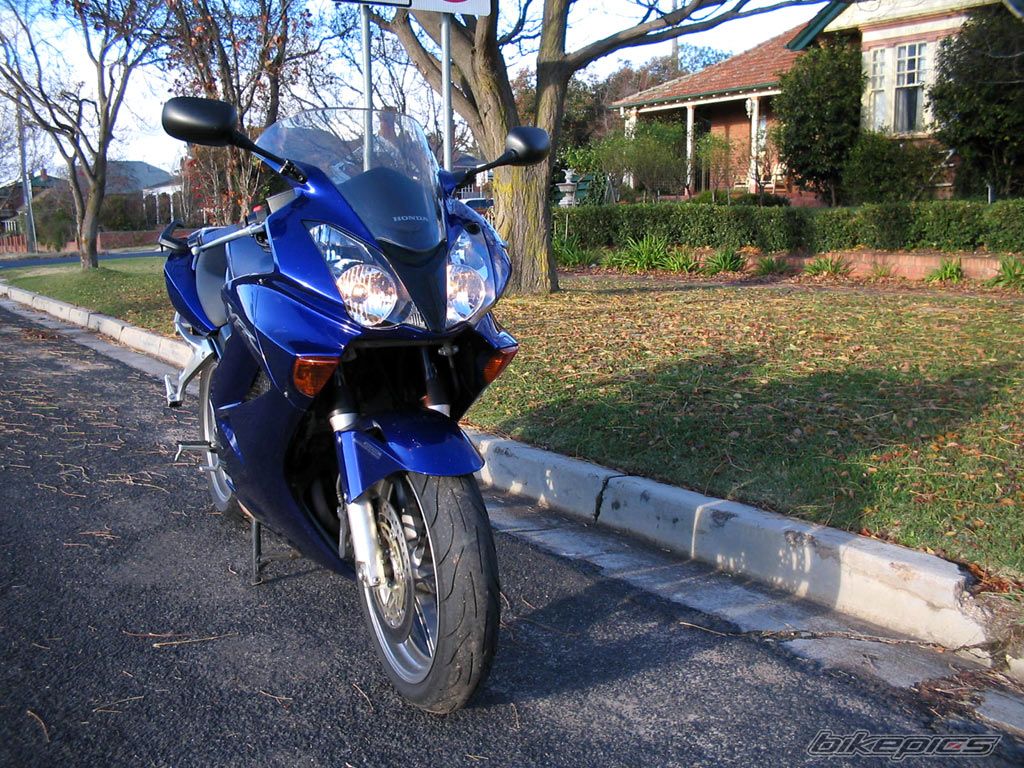 2004 HONDA VFR 800 | Picture 1318848 motorcycle photo