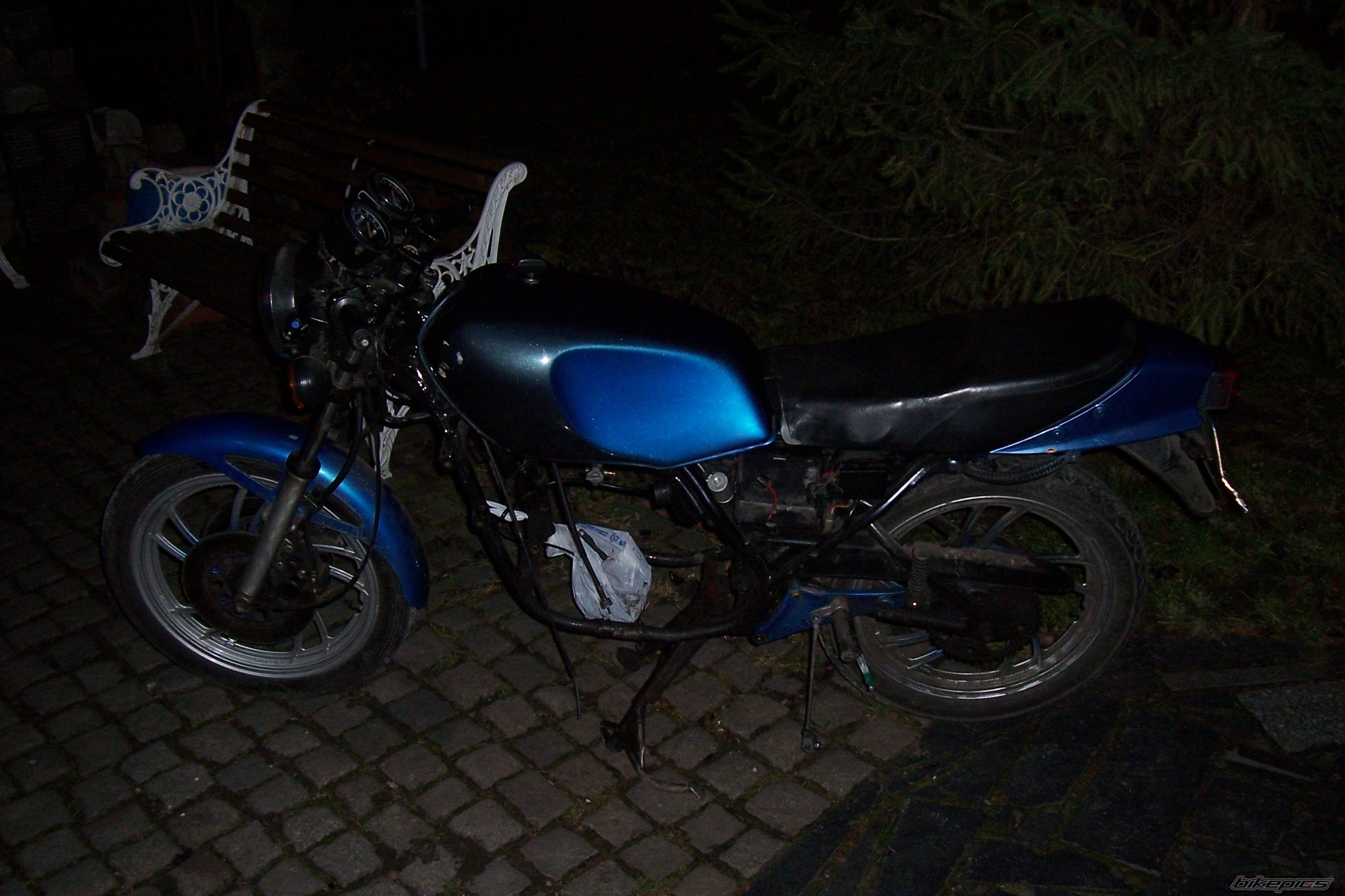1988 YAMAHA RD 350 | Picture 1318948 motorcycle photo