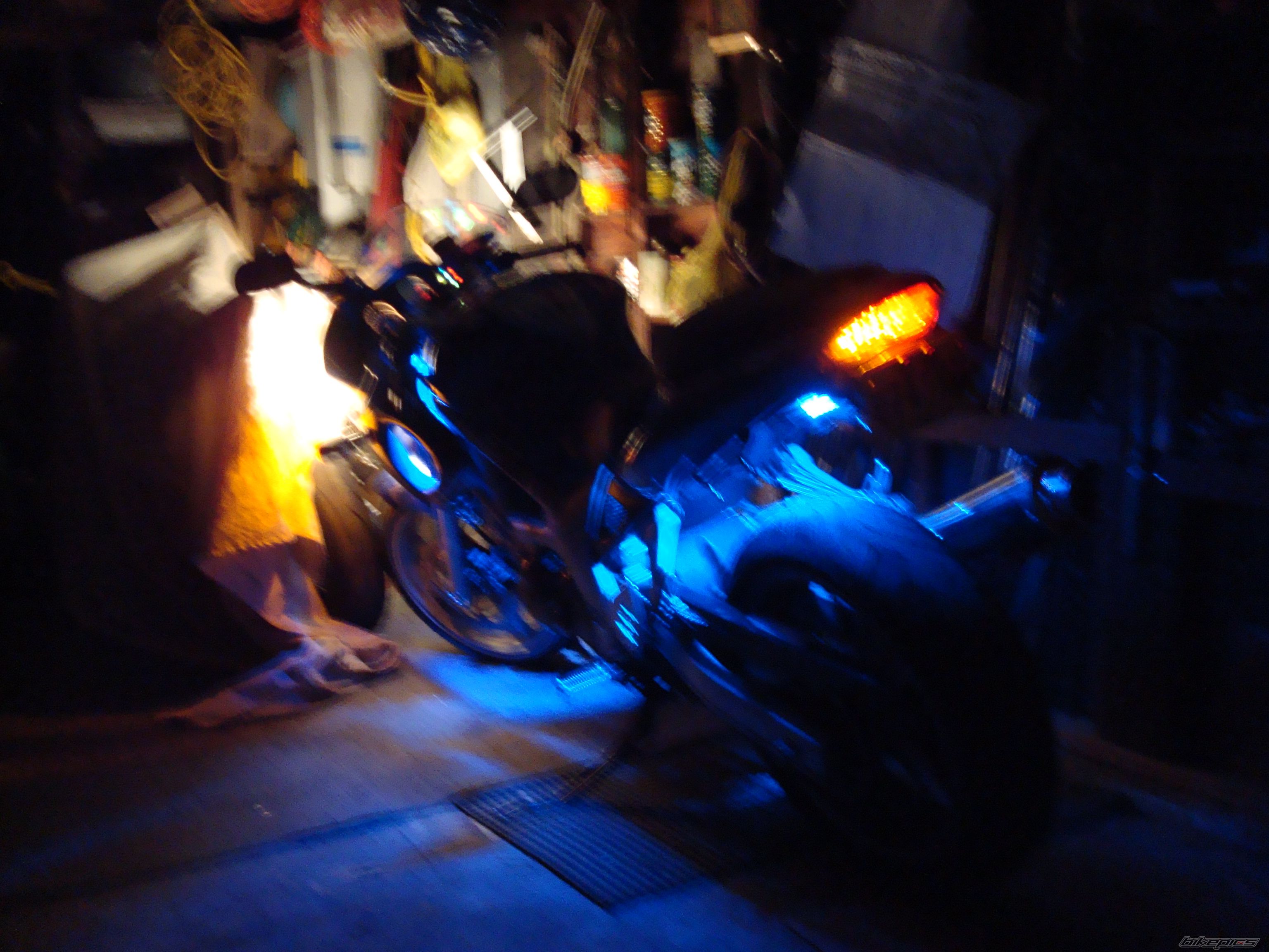 2001 SUZUKI SV 650S | Picture 1321682 motorcycle photo