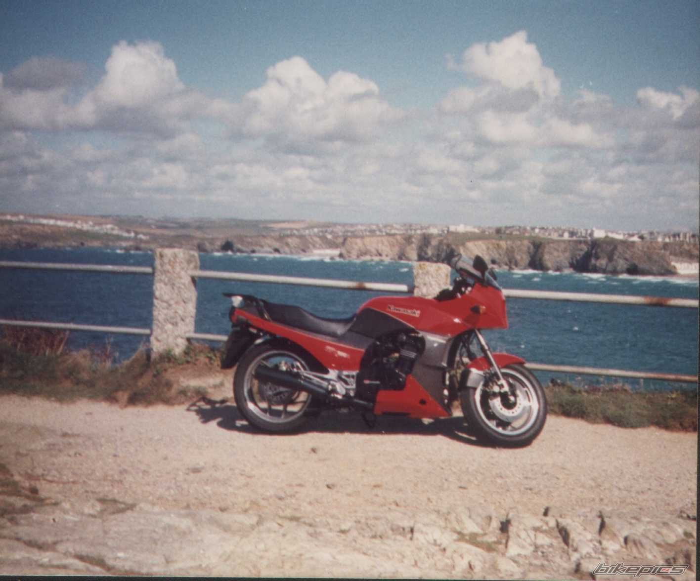 1985 KAWASAKI GPZ 900 | Picture 1322951 motorcycle photo