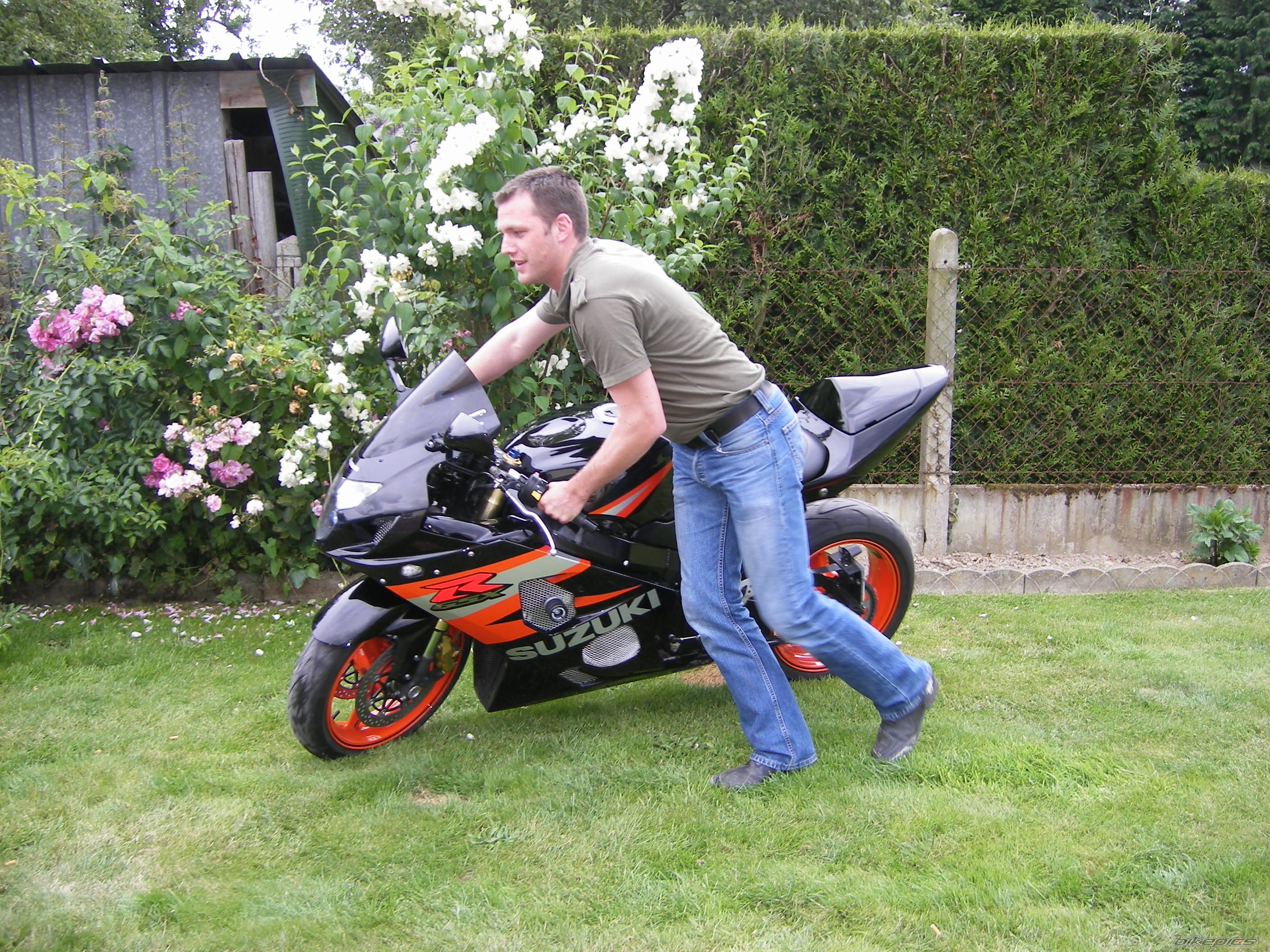 2002 SUZUKI GSX R 600 | Picture 1327094 motorcycle photo