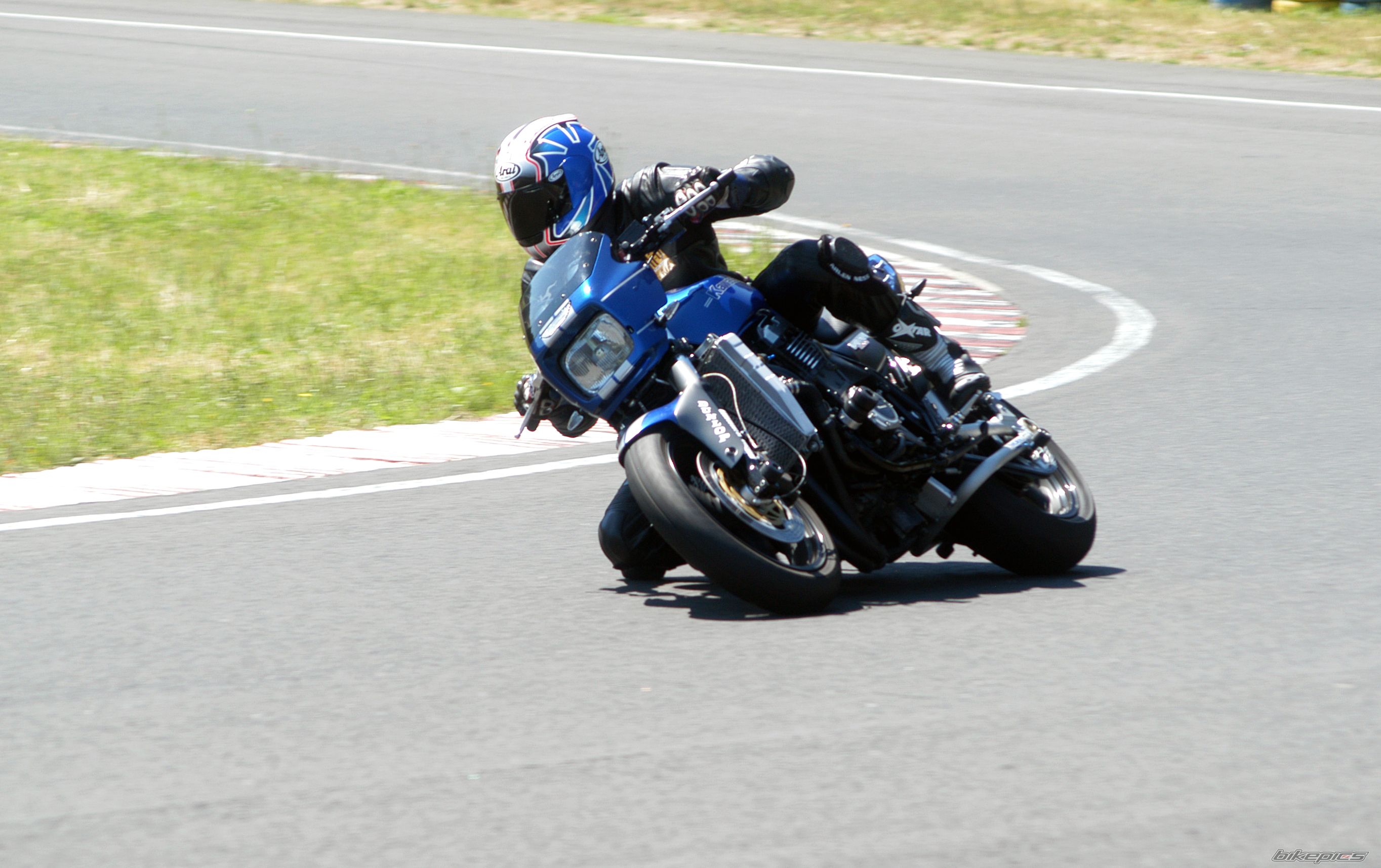 1998 KAWASAKI ZRX 1100 | Picture 1329975 motorcycle photo