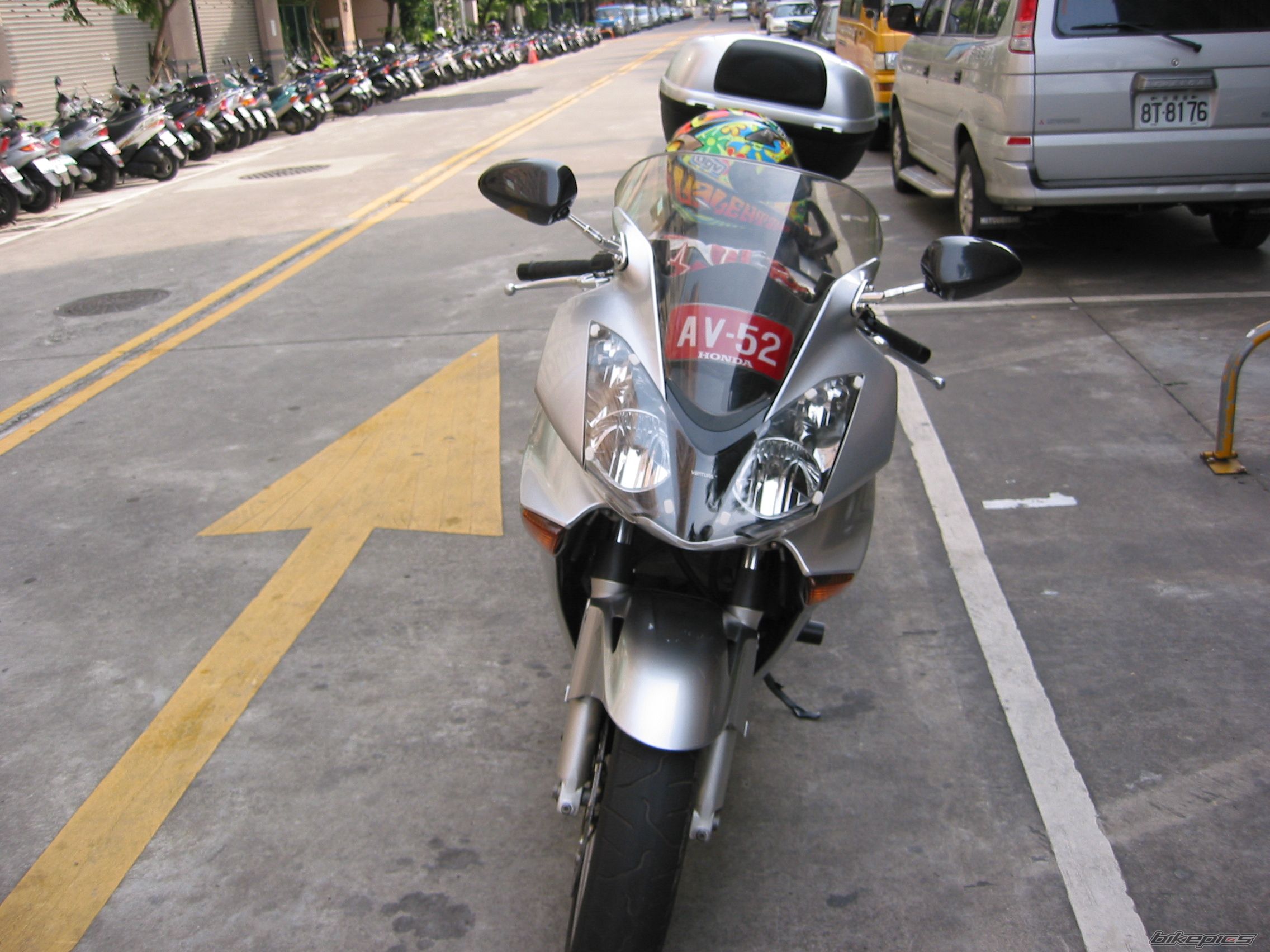 2005 HONDA VFR 800 | Picture 1331803 motorcycle photo
