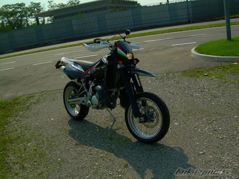 2008 HUSQVARNA SM 125 S | Picture 1333064 motorcycle photo
