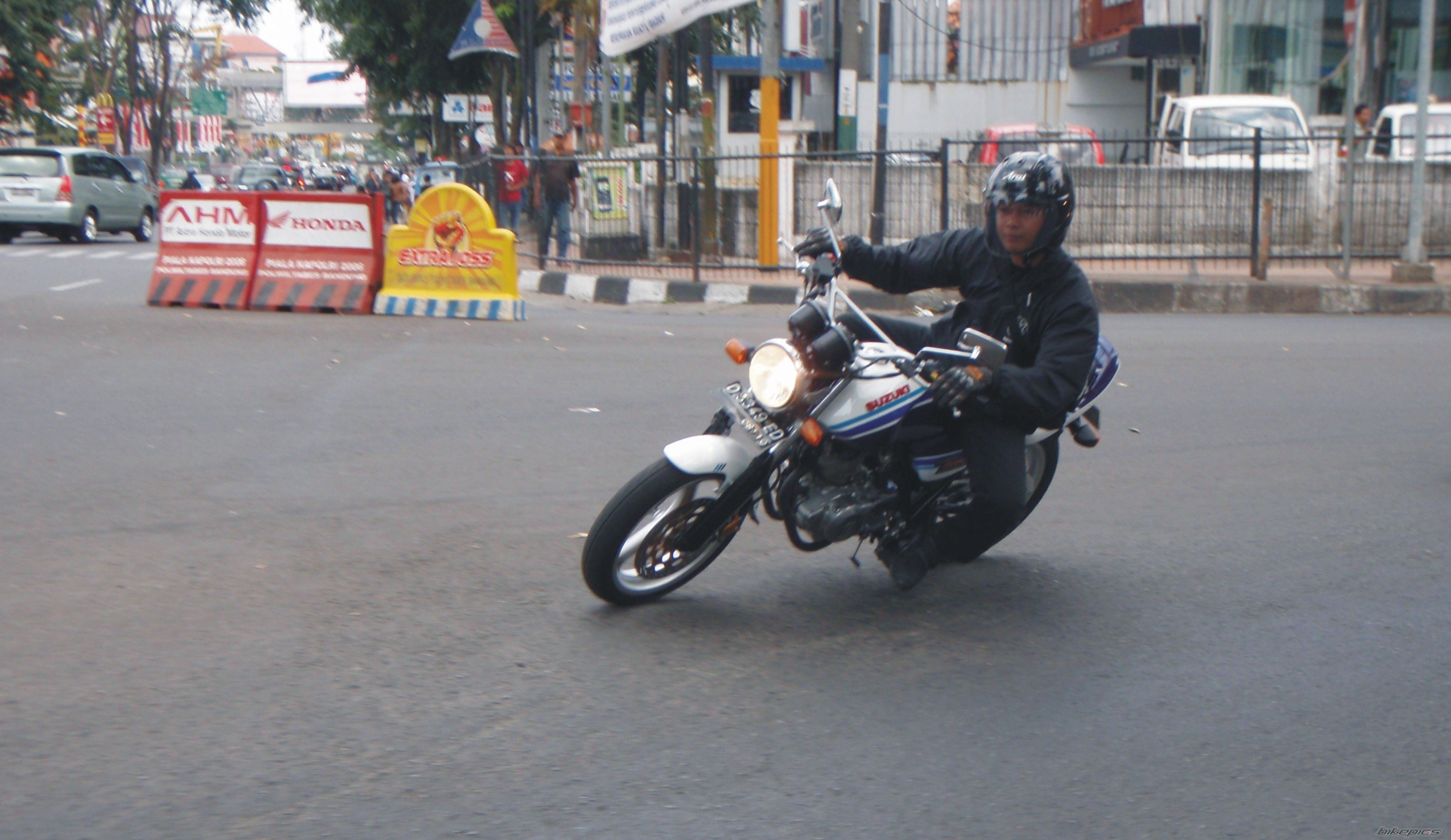 2005 SUZUKI GS 250 | Picture 1333319 motorcycle photo