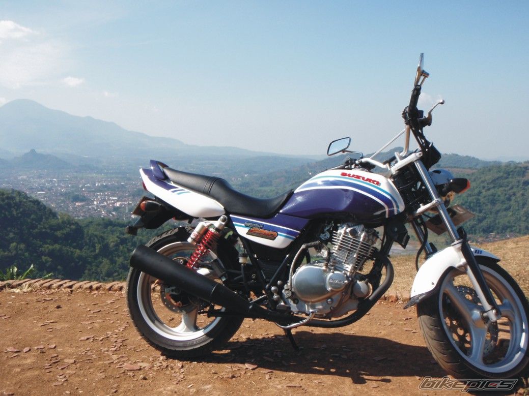 2005 SUZUKI GS 250 | Picture 1333347 motorcycle photo