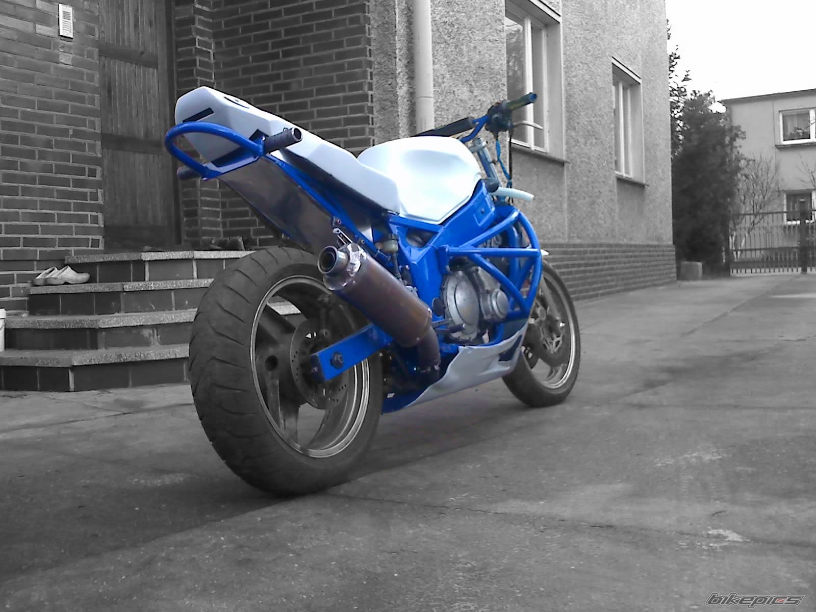1989 YAMAHA FZR 600 | Picture 1333586 motorcycle photo