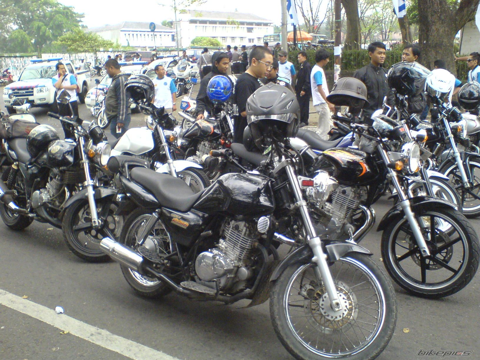 2000 SUZUKI GS 250 | Picture 1333988 motorcycle photo