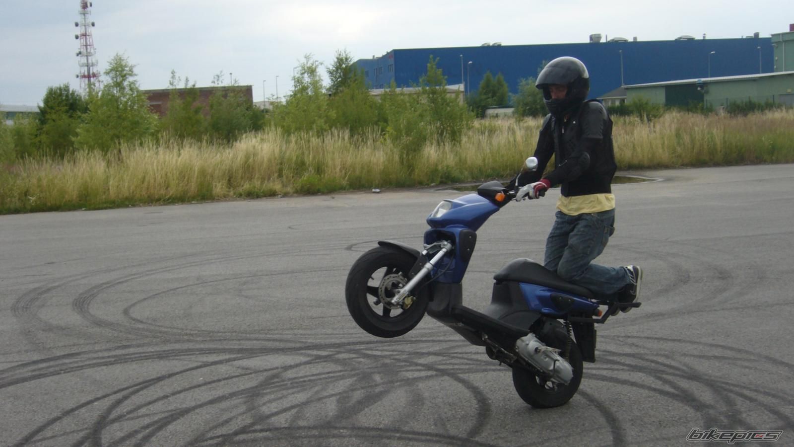 2001 YAMAHA EW 50 SLIDER | Picture 1336598 motorcycle photo