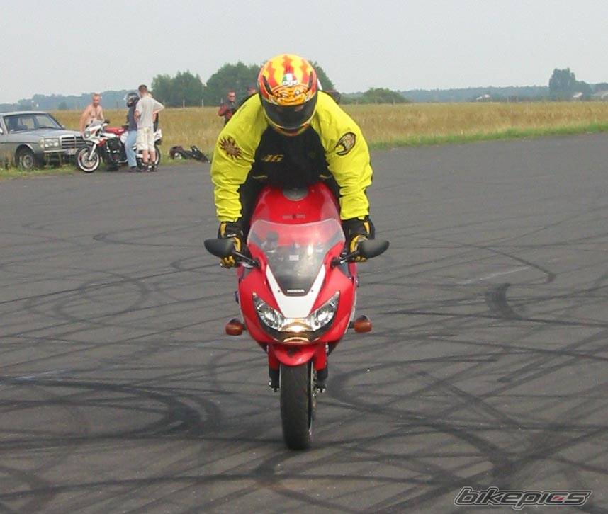 2001 HONDA CBR 900 | Picture 133782 motorcycle photo