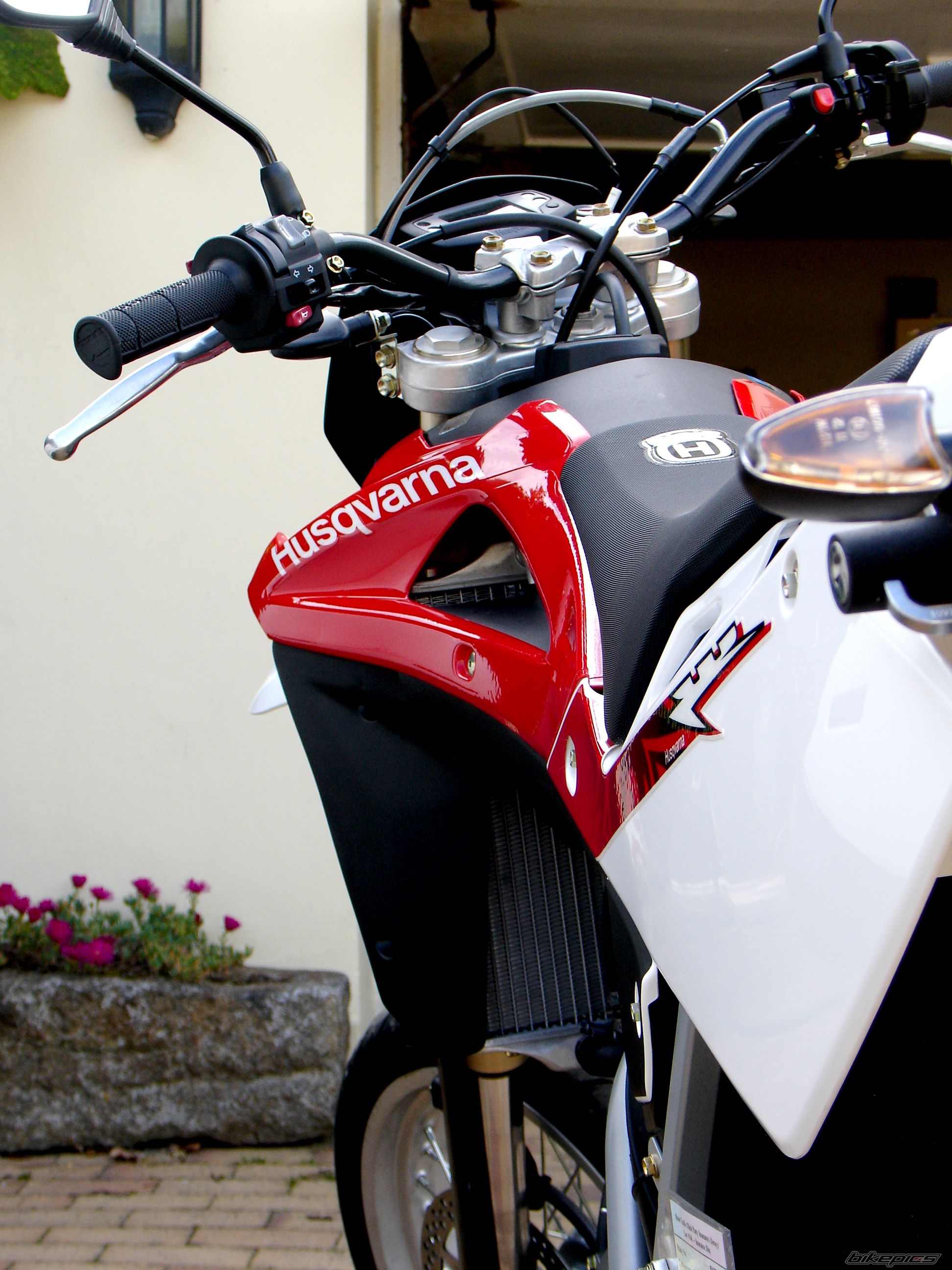 2008 HUSQVARNA SM 125 S | Picture 1339952 motorcycle photo