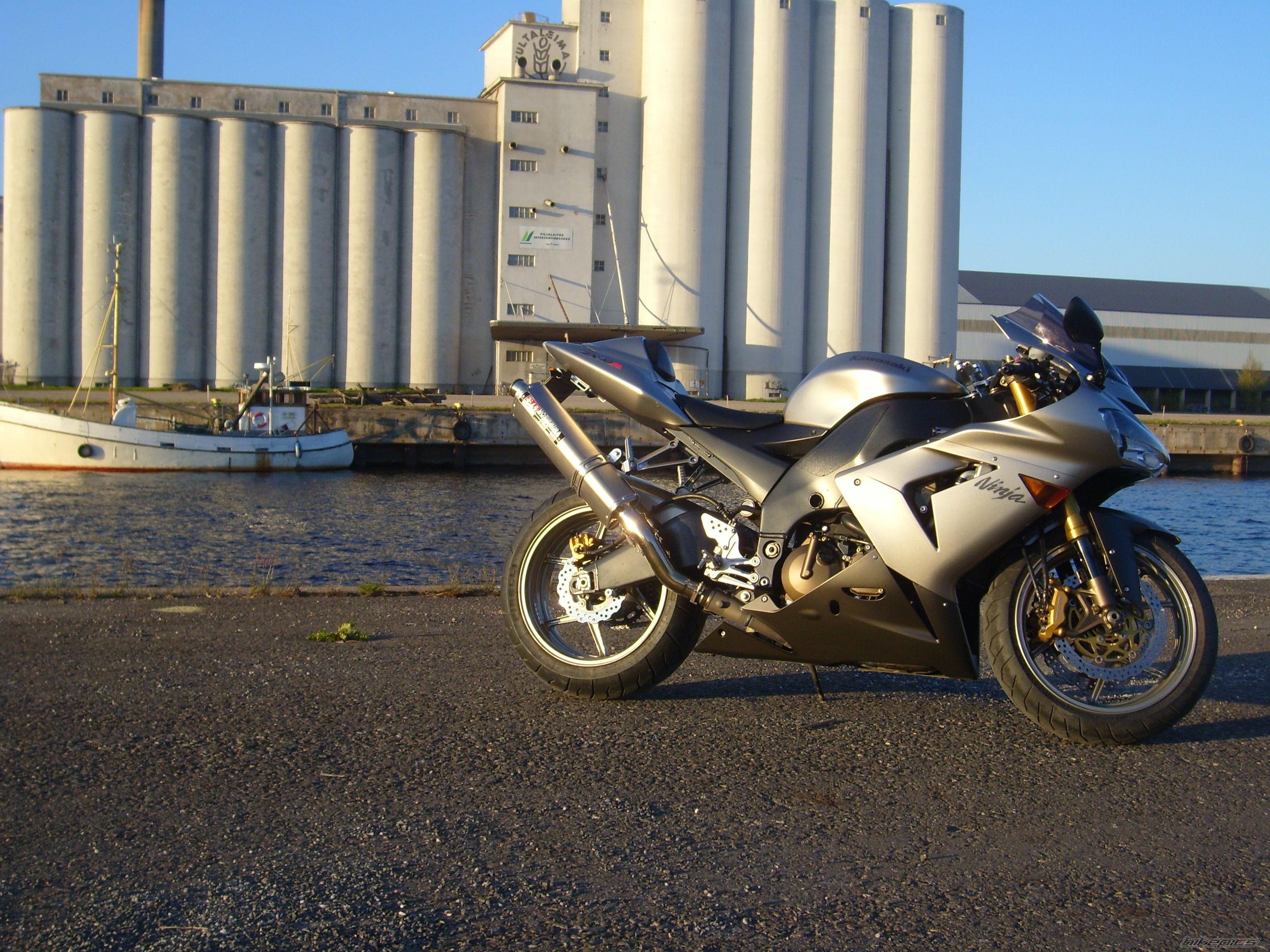 2005 KAWASAKI ZX 10R | Picture 1342827 motorcycle photo