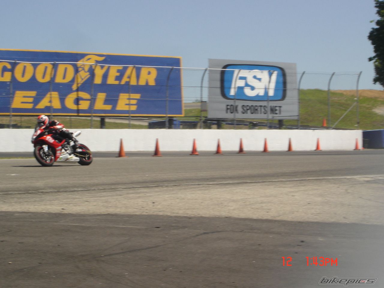 2009 APRILIA RSV4 FACTORY | Picture 1352084 motorcycle photo