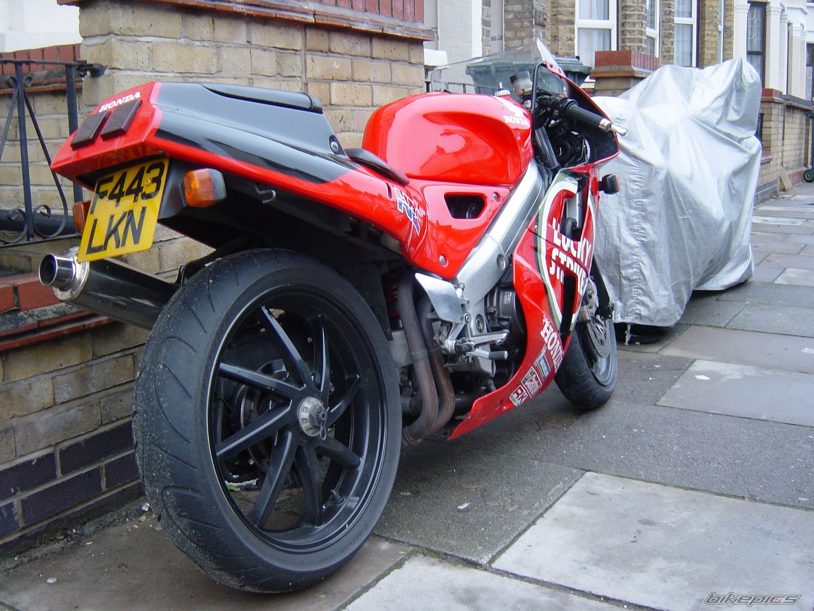 2000 HONDA VFR 400 | Picture 1356157 motorcycle photo