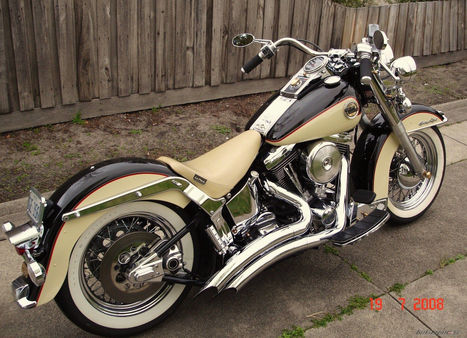 1990 HARLEY DAVIDSON FLSTC | Picture 1357197 motorcycle photo